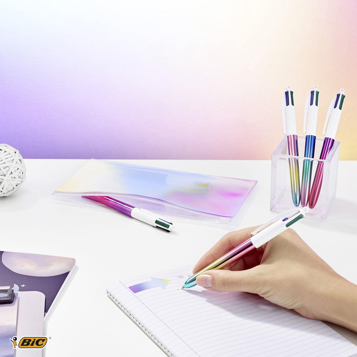 Bic 4 Colours Gradient Pens, Multi Coloured Pens All In One, Retractable Pens, Medium 1.0mm, Green