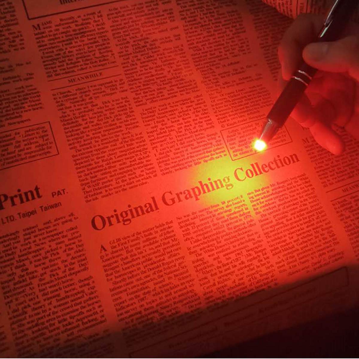 Penyeah Pen with Light for Writing in The Dark, Lighted Tip Pens, Red+Blue