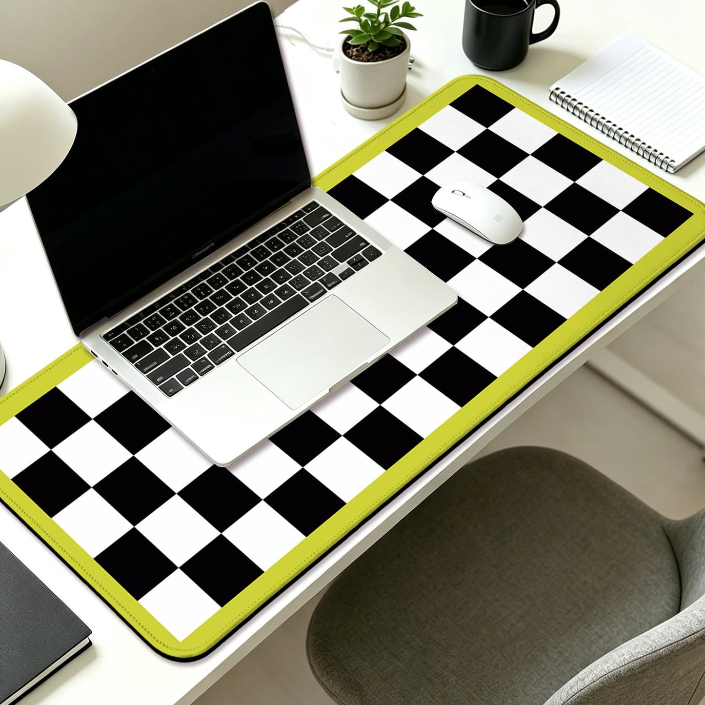 JIANG100 Retro Checkered Gaming Desk Mat, Extended Mouse Pad, Black & White