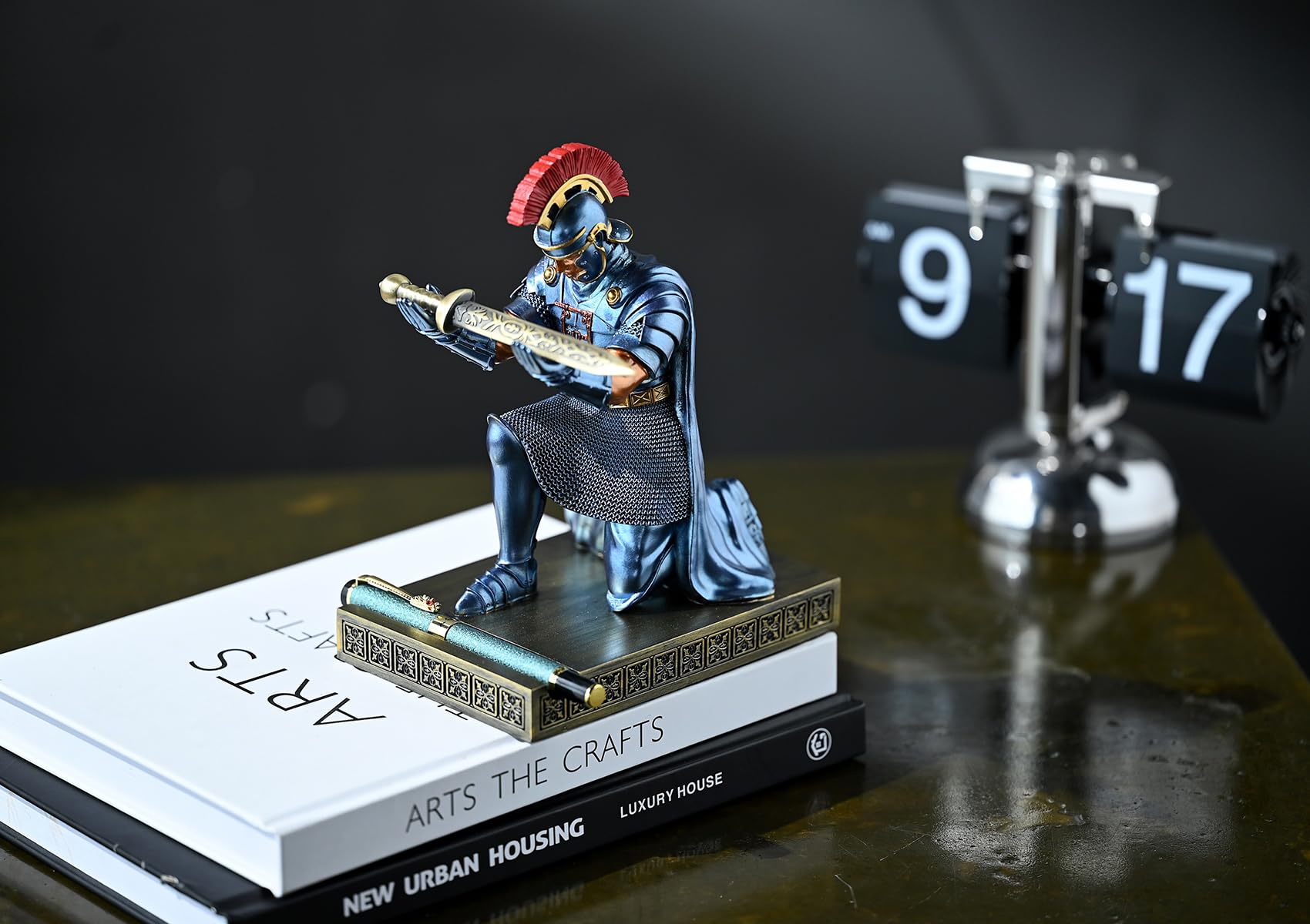 Roman Praetorian Prefect Warrior Knight Pen Holder Desk Ornament Blue
