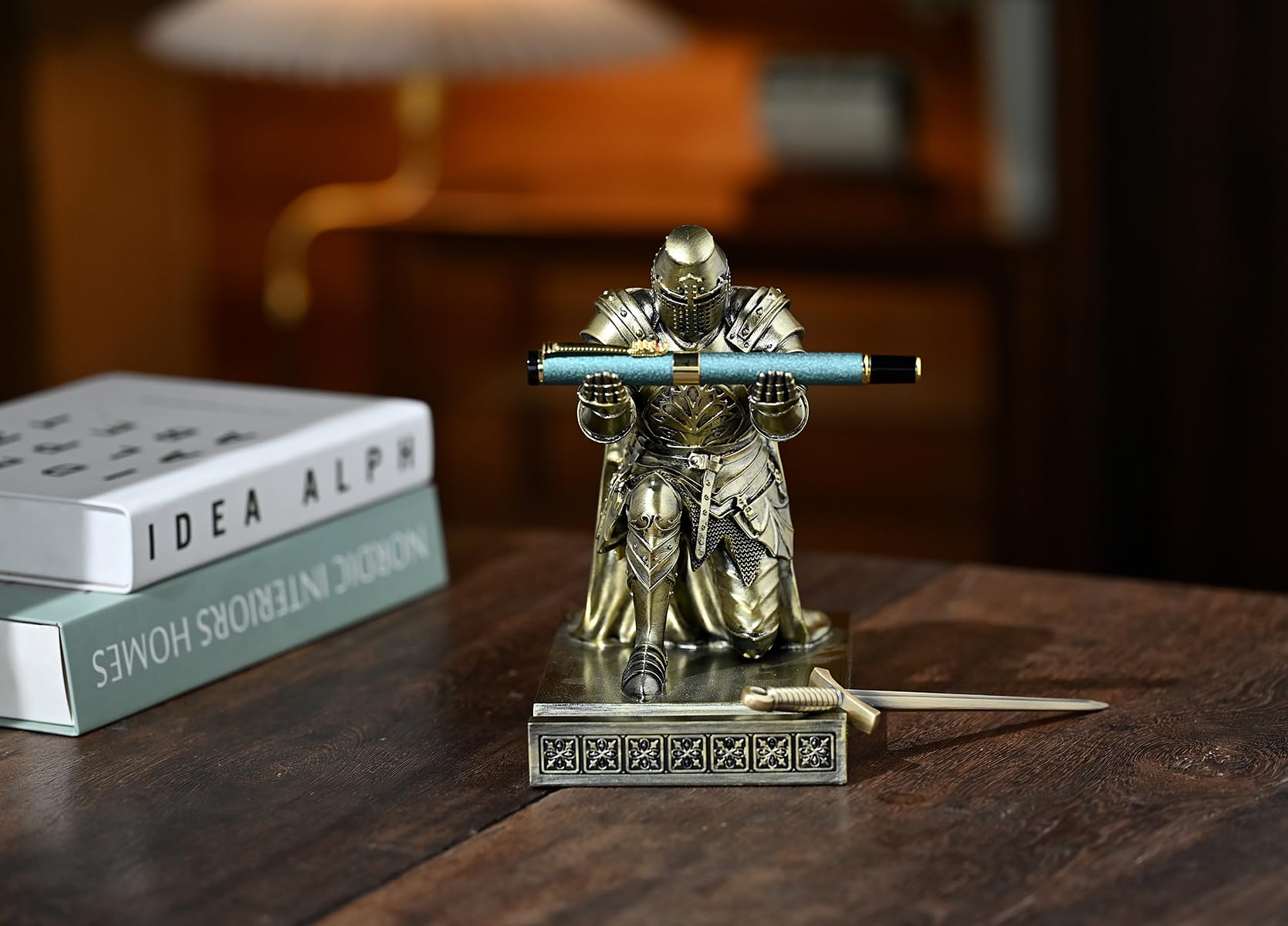 Medieval Templar Vanguard Officer Knight Pen Holder Desk Organizers Bronze