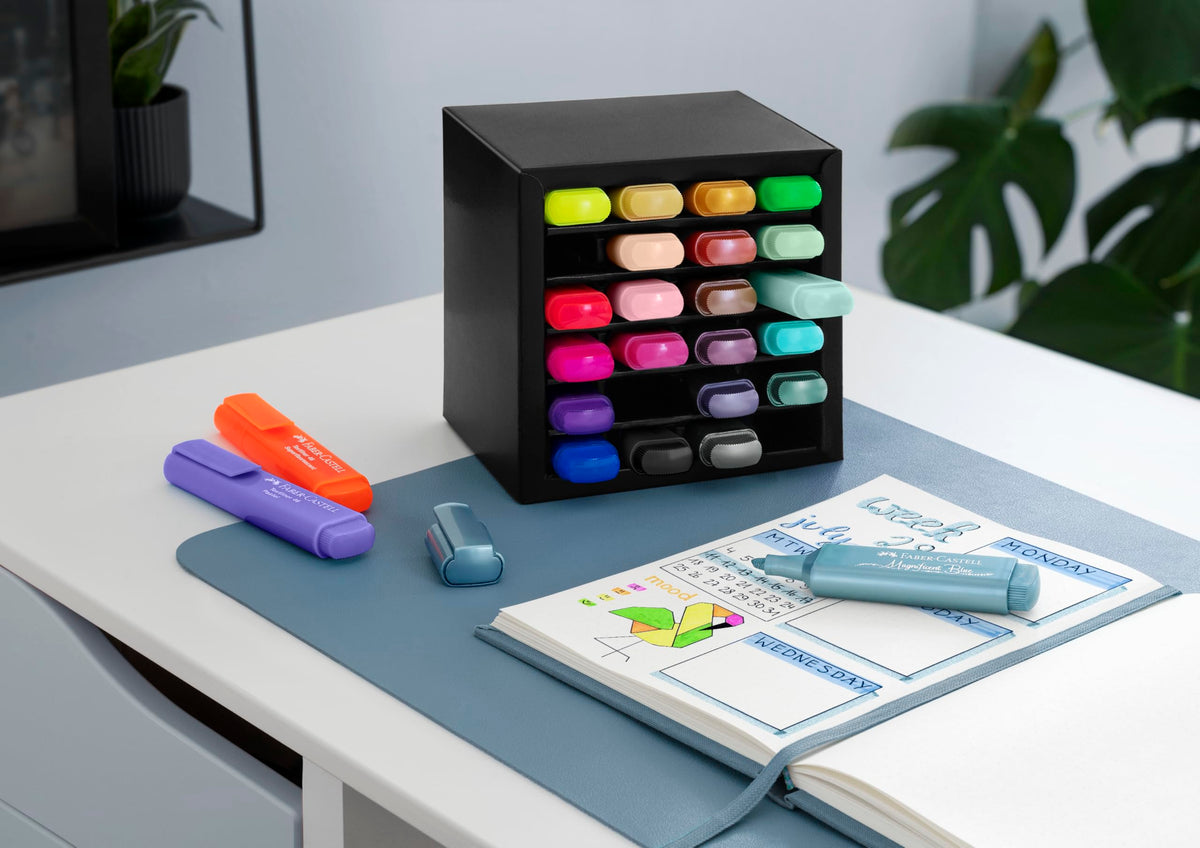 Faber-Castell Highlighter Desk Set - Assortment of 24 Chisel Tip Markers, Metallic, Neon, and