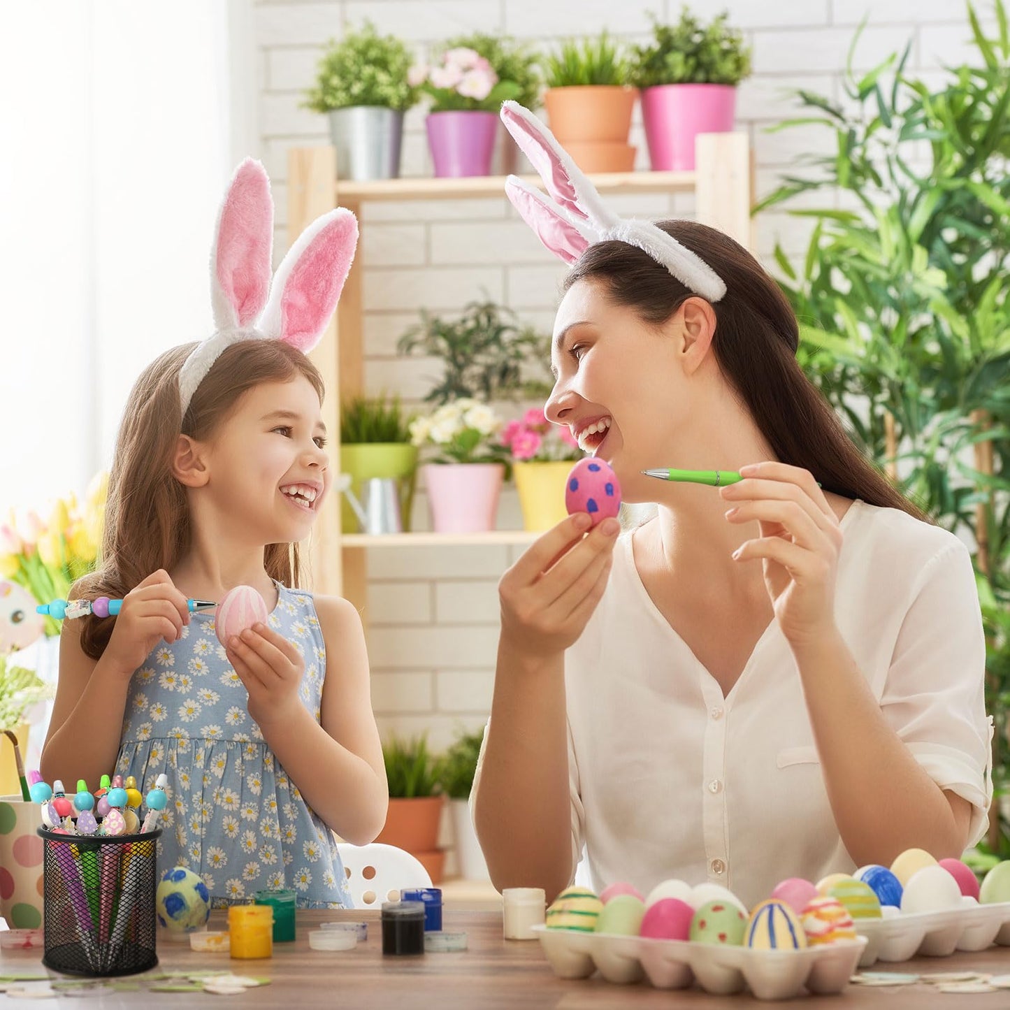 Zhanmai 197 Pcs Easter DIY Beadable Pens Kit 24 Plastic Ballpoint Pen with 101 Assorted Colors