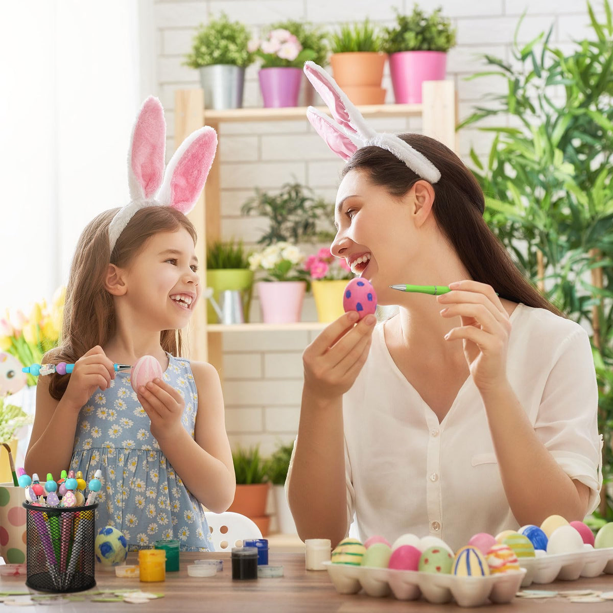 Zhanmai 197 Pcs Easter DIY Beadable Pens Kit 24 Plastic Ballpoint Pen with 101 Assorted Colors