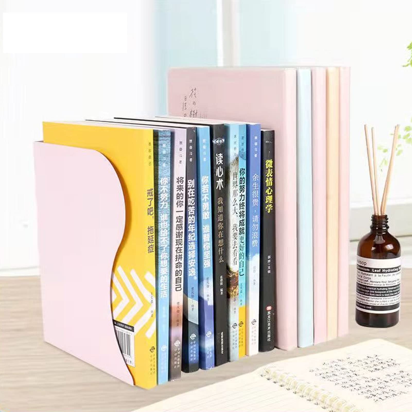 Zyners Adjustable Metal Bookends Heavy Duty for Shelves, 2 Dividers, Anti-Slip Design Expandable