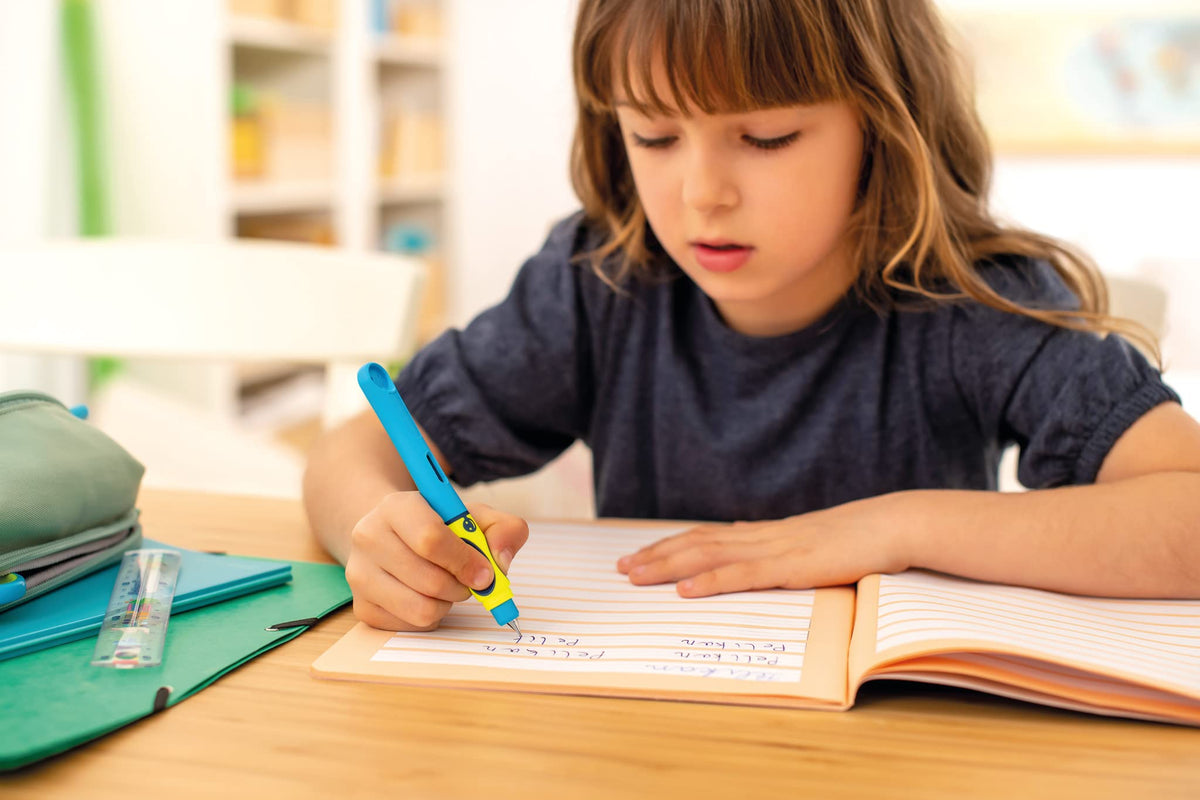 Pelikan Griffix Learning to Write Fountain Pen for Right-Handed Users, Sweet Berry, Pack of 1 in