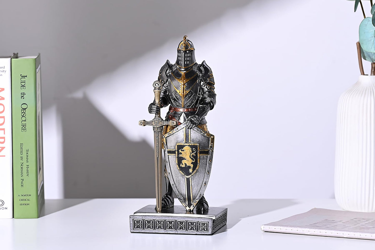 HDMbigmi King's Guard Knight Pen Holder Statue with Shield for Desk Iron