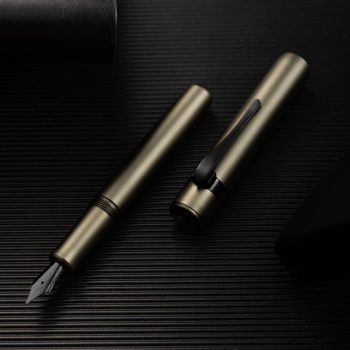HONG DIAN M2 Black Forest Mini Fountain Pen, Fine Soft Nib & Sleek Shape Aluminium Short Pocket