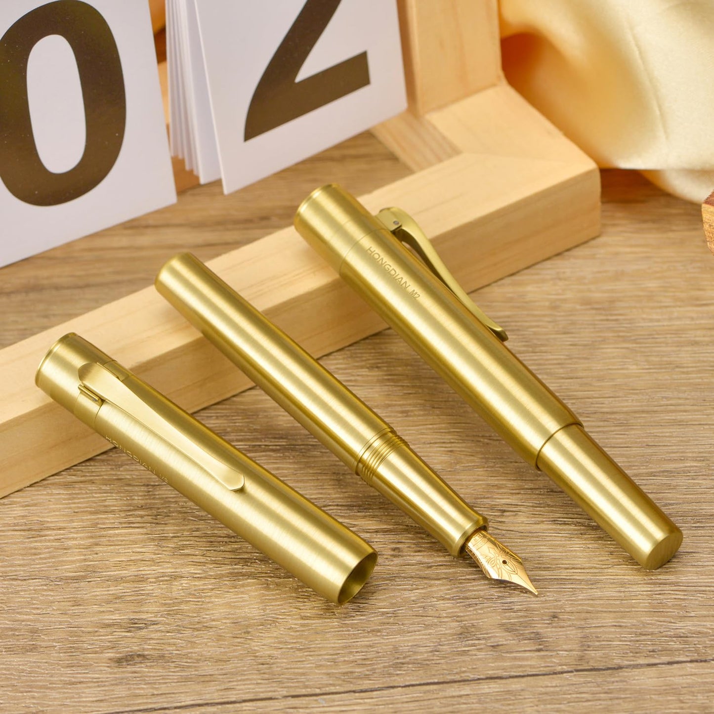 HONG DIAN M2 Mini Brass Fountain Pen with Extra Fine Soft Golden Nib, Sleek Shape Short Pocket