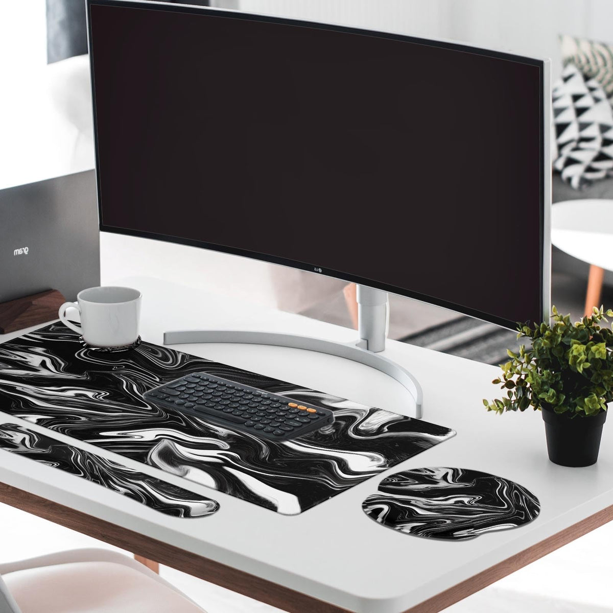 Britimes Keyboard Mouse Pad Set, 4 in 1 Desk Mat Set, Black White Marble