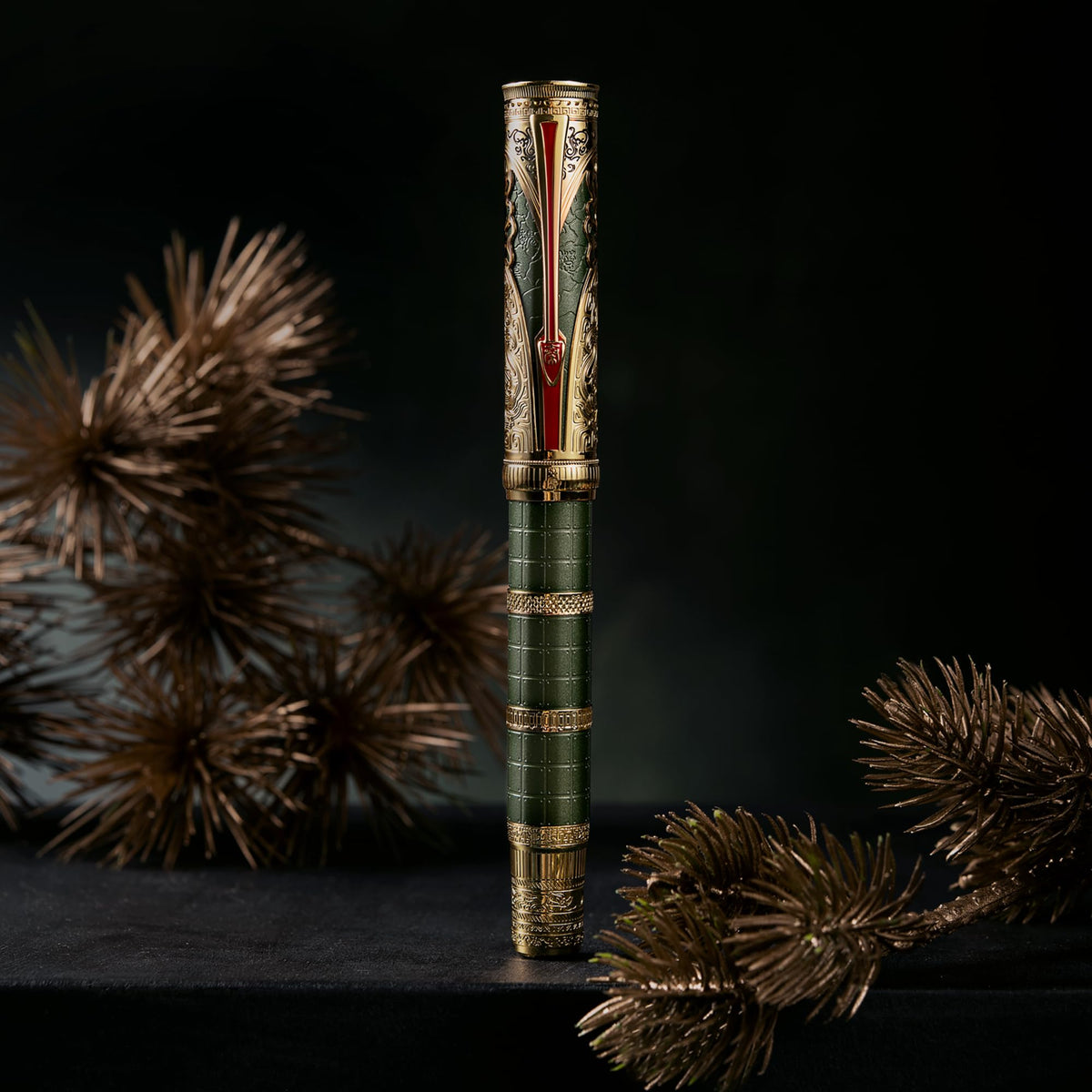 HONG DIAN D5 Qin Dynasty Fountain Pen Green Gold, Fine Nib Piston Filling Pen, Retro Chinese Totem