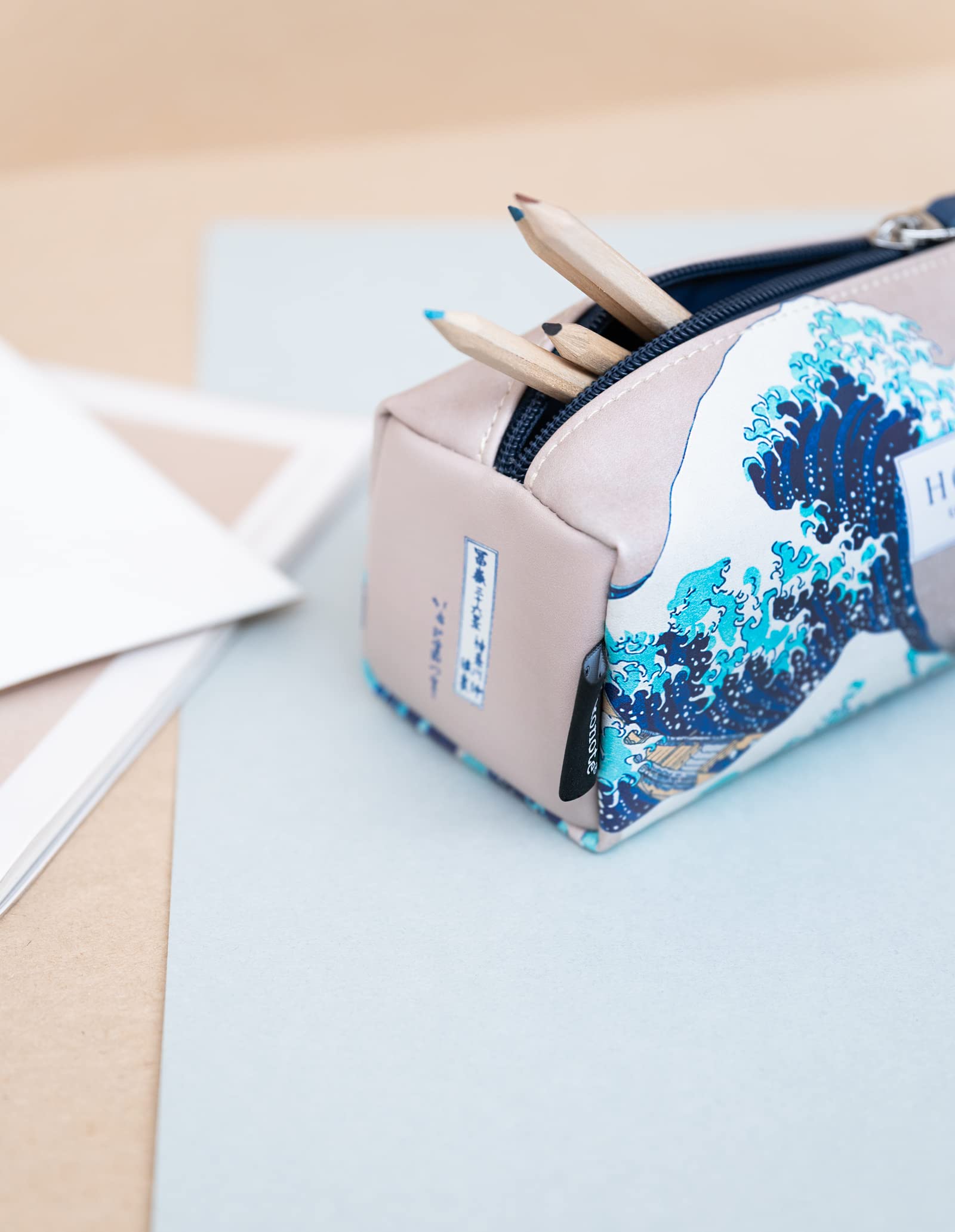 Kokonote Case, Hokusai, 8 x 3 x 3 inches - 21 x 7.5 x 7.5 cm, Zipper case