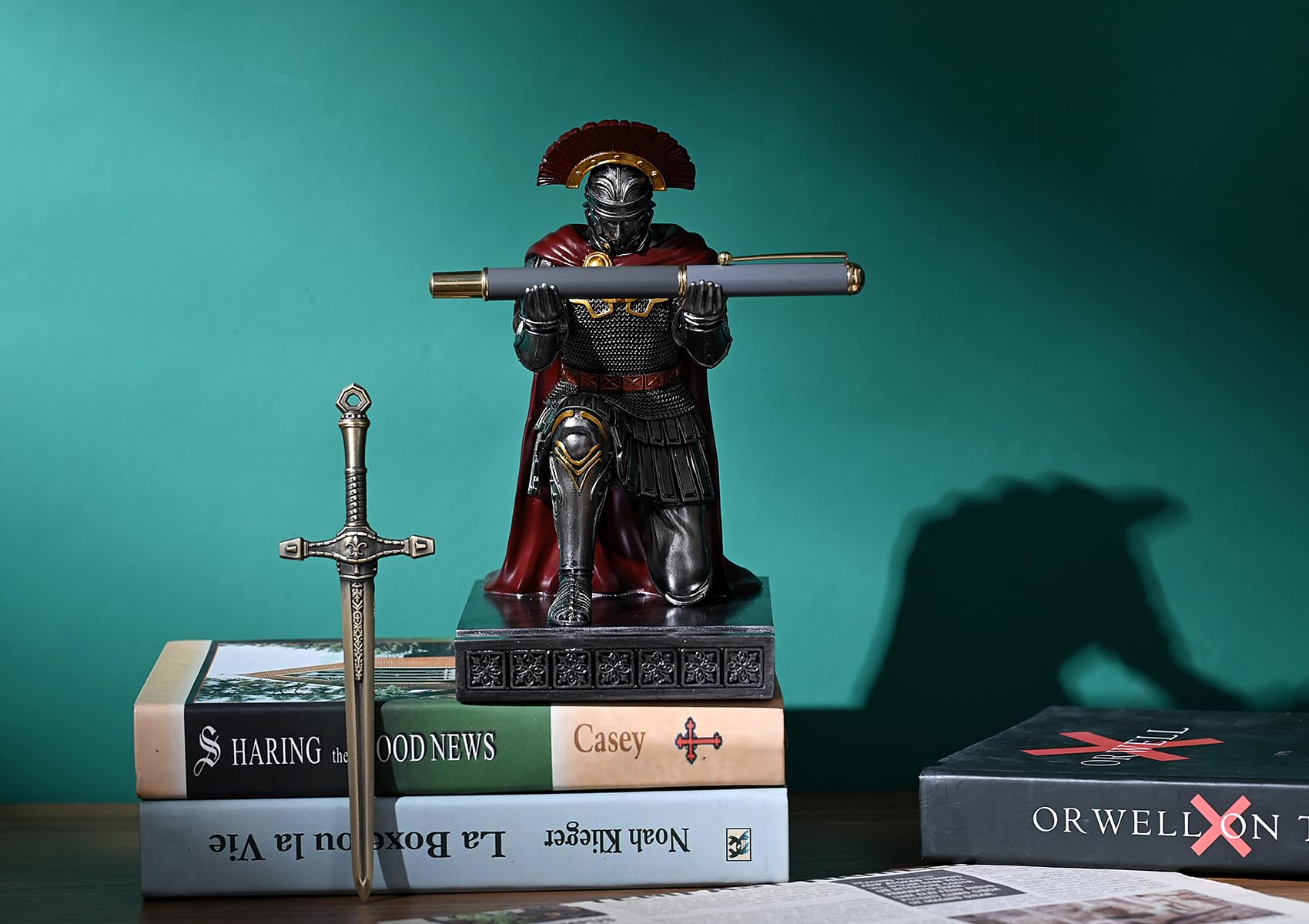 HDMbigmi Centurion Cloak Warrior Pen Holder Phone Stand for Desktop Iron