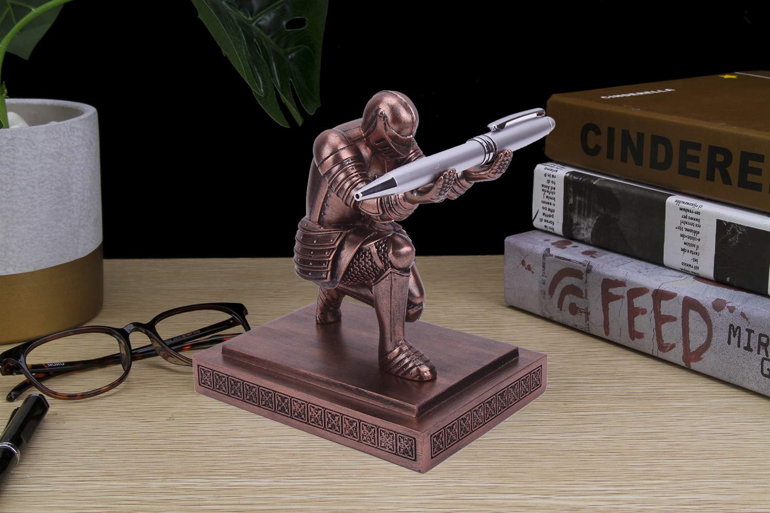 Amoysanli Knight Pen Holder Desk Organizers and Accessories as Gift Red
