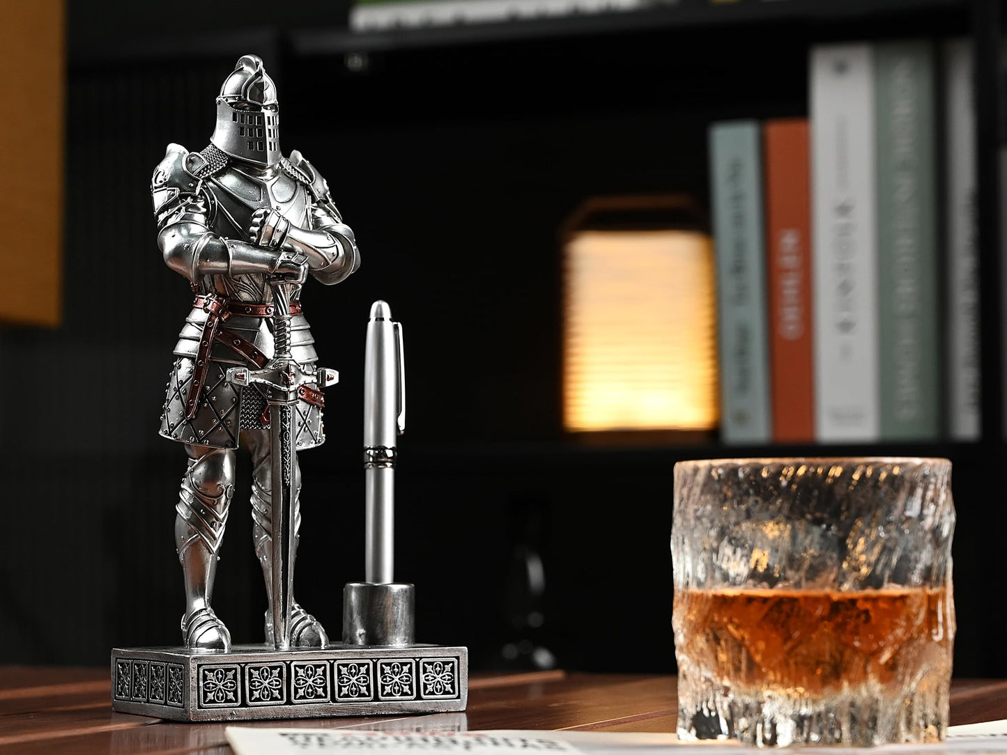 Amoysanli Knight Statue Resin Pen Stand Resin Fountain for Men Silver