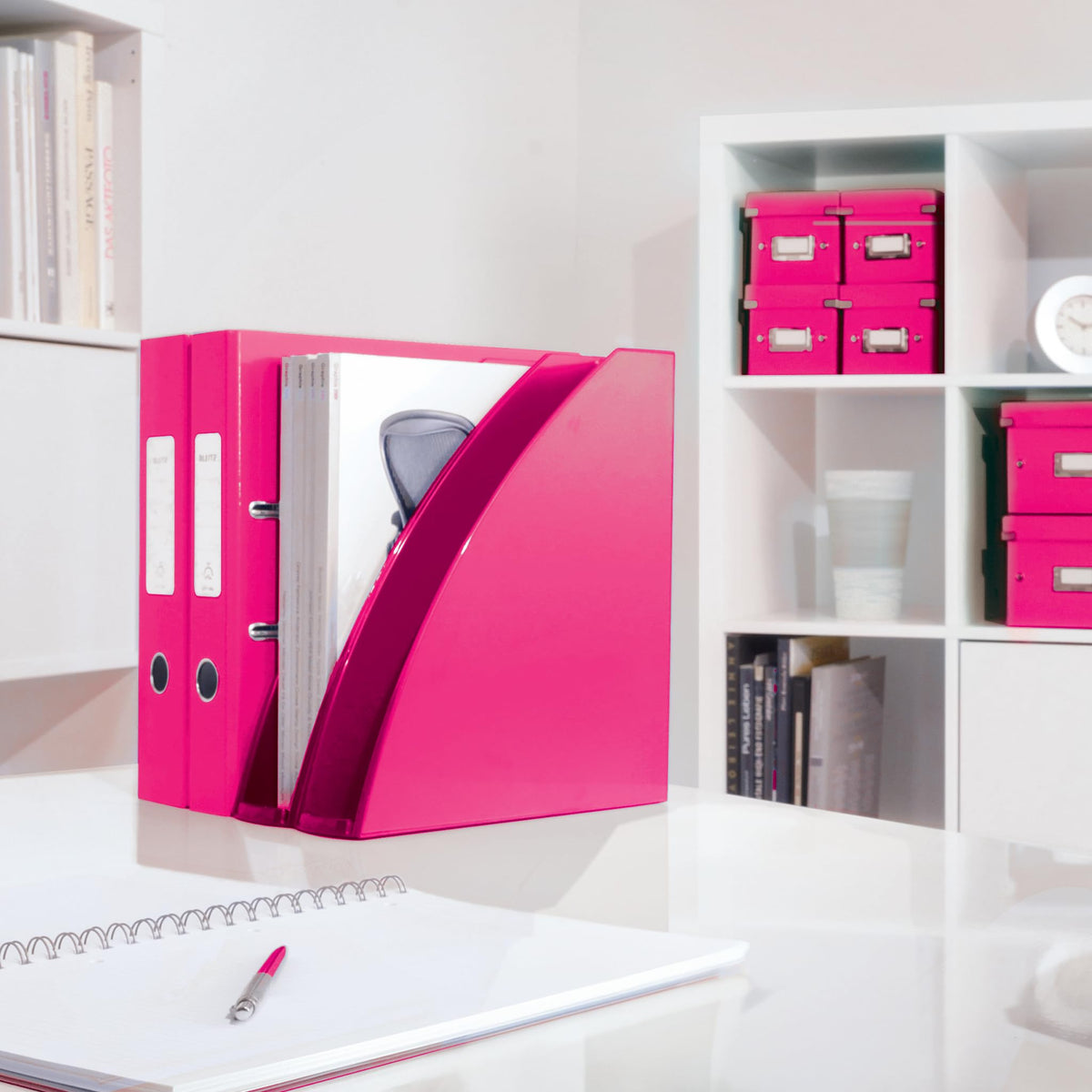 Leitz TS-120555 Wow A4 Duo Colour Magazine File, 73mm x 318mm x 272mm, Pink