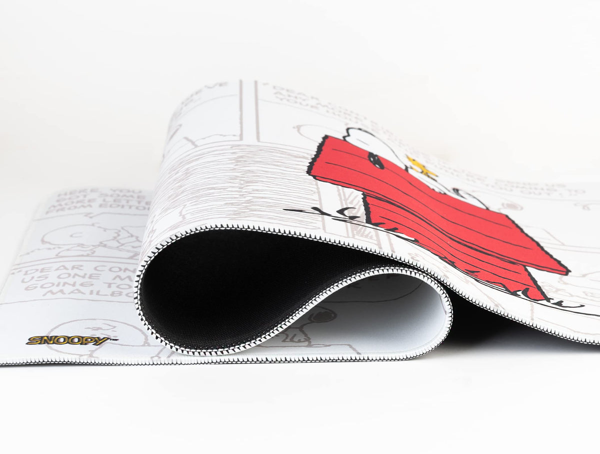 Grupo Erik Snoopy XXL Mouse Mat - Desk Pad - 31.5" x 13.78" Non-Slip Rubber Base Mouse Pad, Gaming