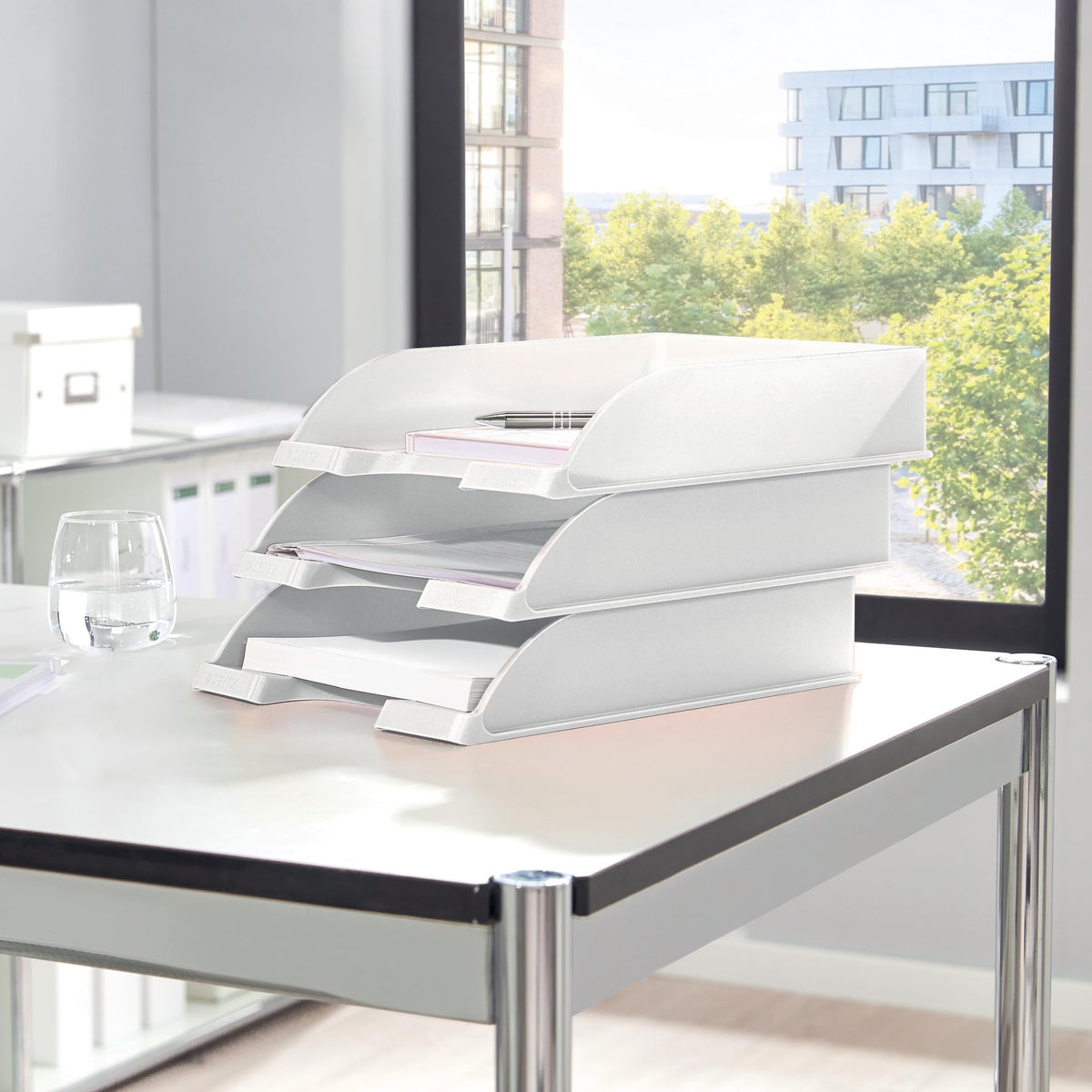 Leitz A4 Letter Tray, Pearl White, Wow Range, 52263001