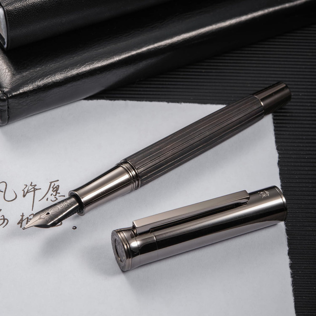 HONG DIAN 1866 Fountain Pen Medium Soft Nib Chinese Knot Carving, Retro Ebony Wood Design Pen