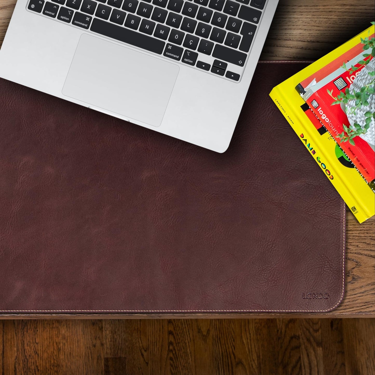Londo Top Grain Leather Extended Mouse Pad – Large Desk Mat for Office & Gaming, Smooth Writing