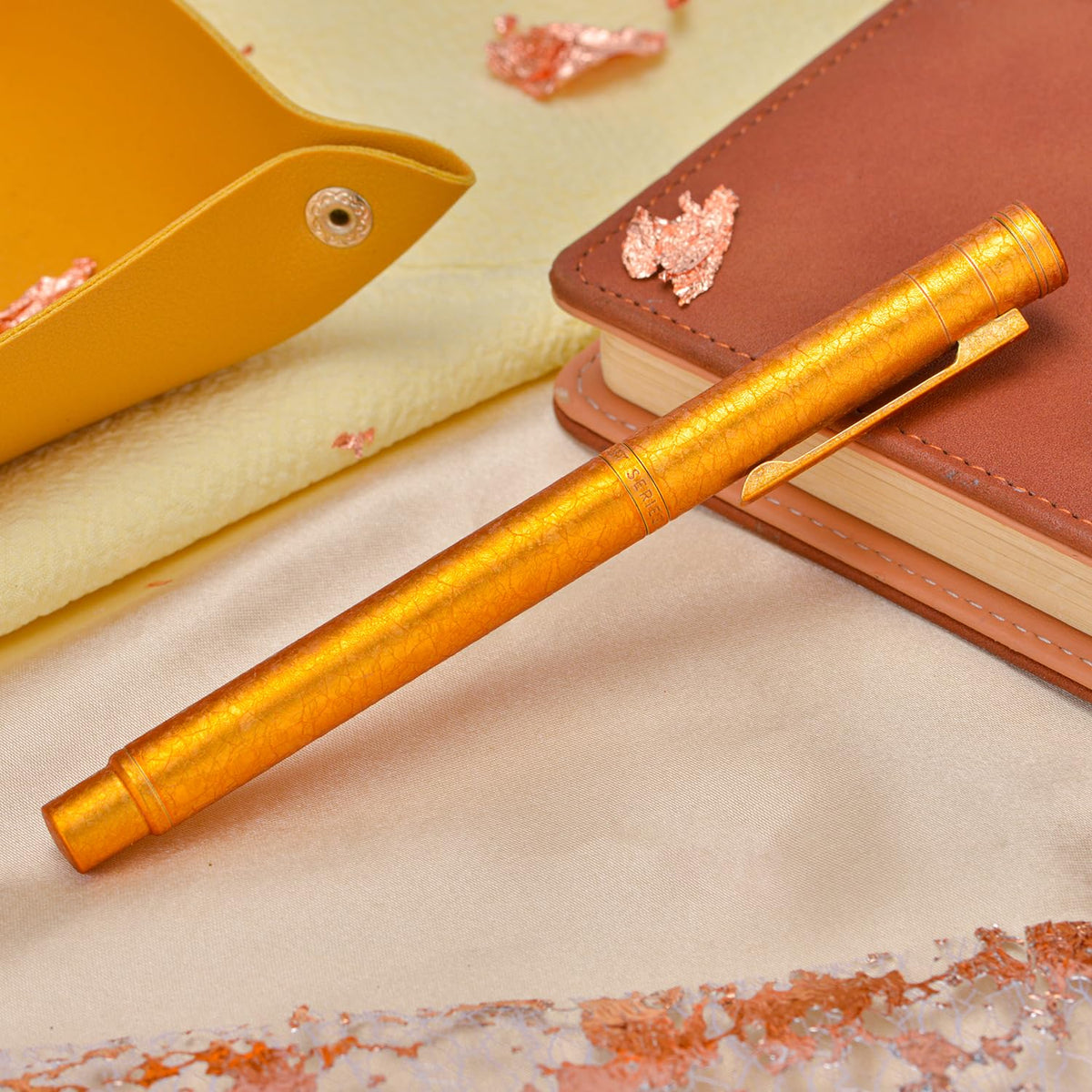 Hongdian 1851 Forest Fountain Pen Golden Ice Flowers, Medium Nib Classic Design with Converter and