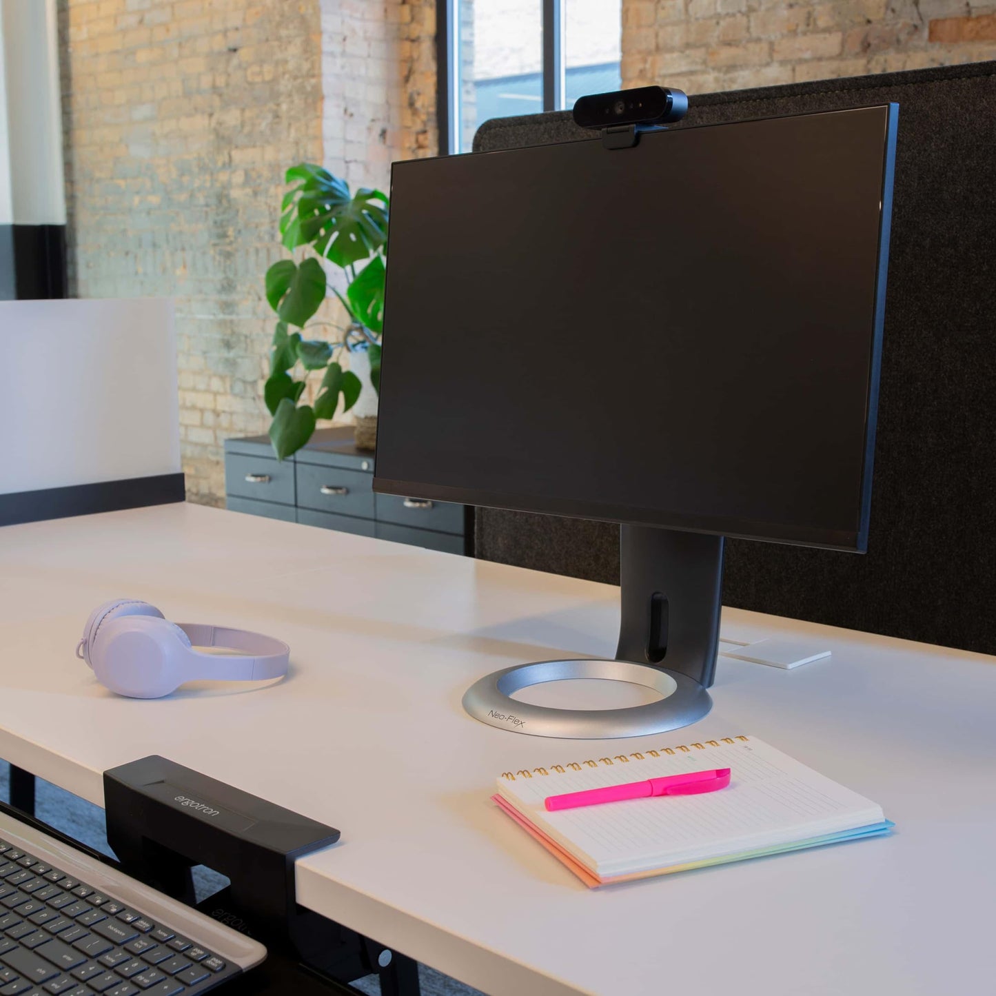 Ergotron – Neo-Flex Single Monitor Stand for Desk, VESA Mount – for Screens Up to 27 Inches, 6 to