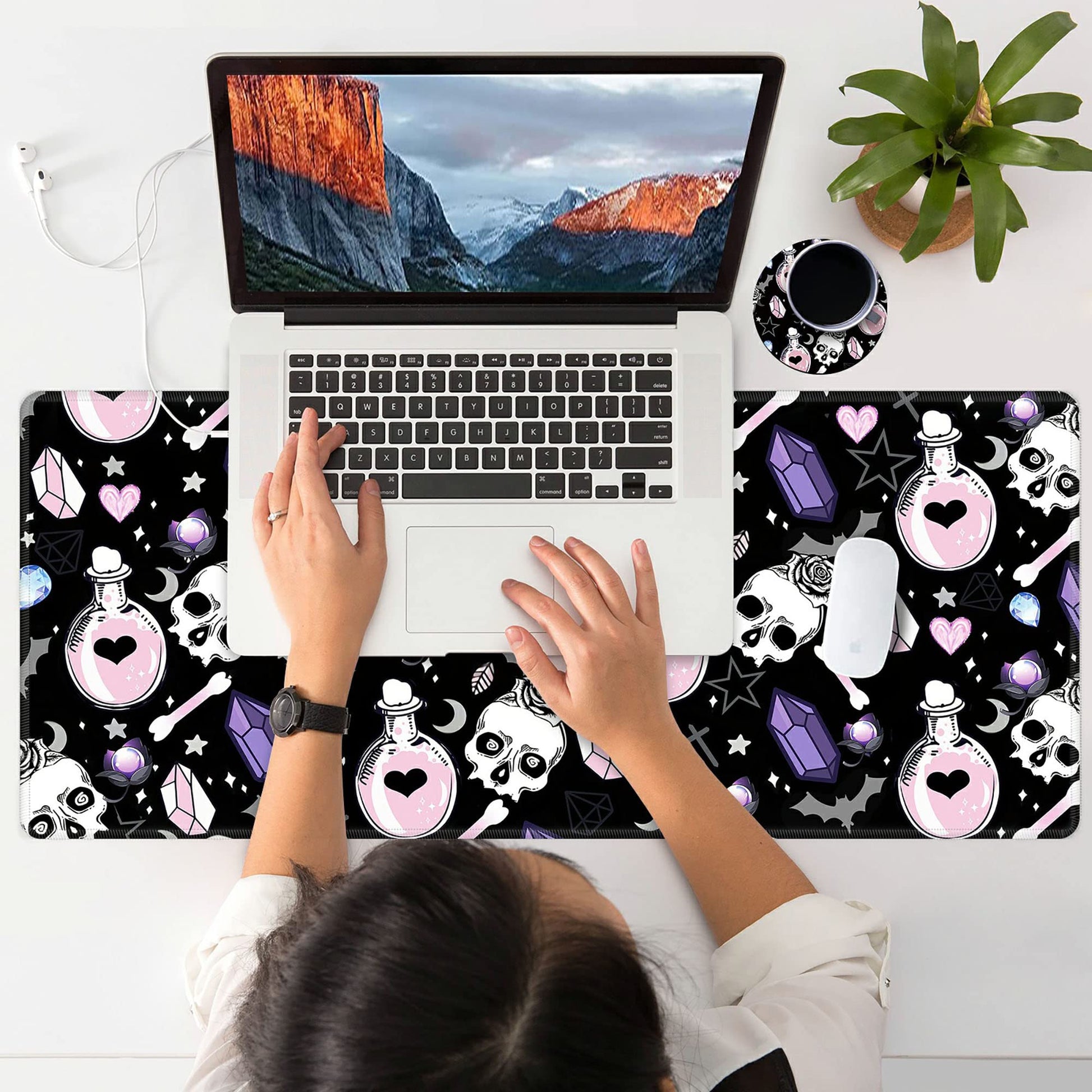 Huge Mouse Pad Large for Women Girl 40"x20", Big Mouse Pad Stitched Edges Non Slip Base for Office