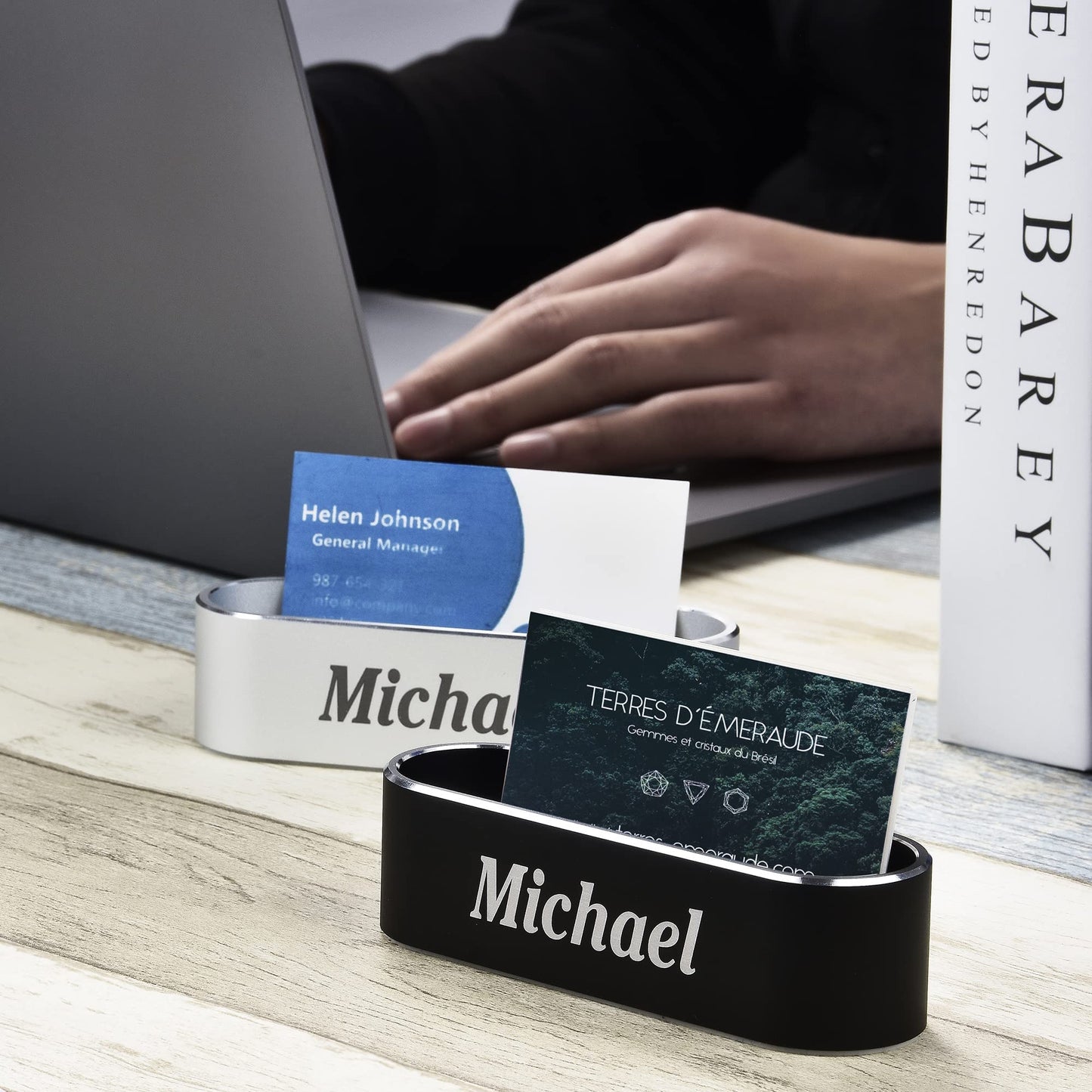 nyareka Personalized Metal Business Card Holder for Desk