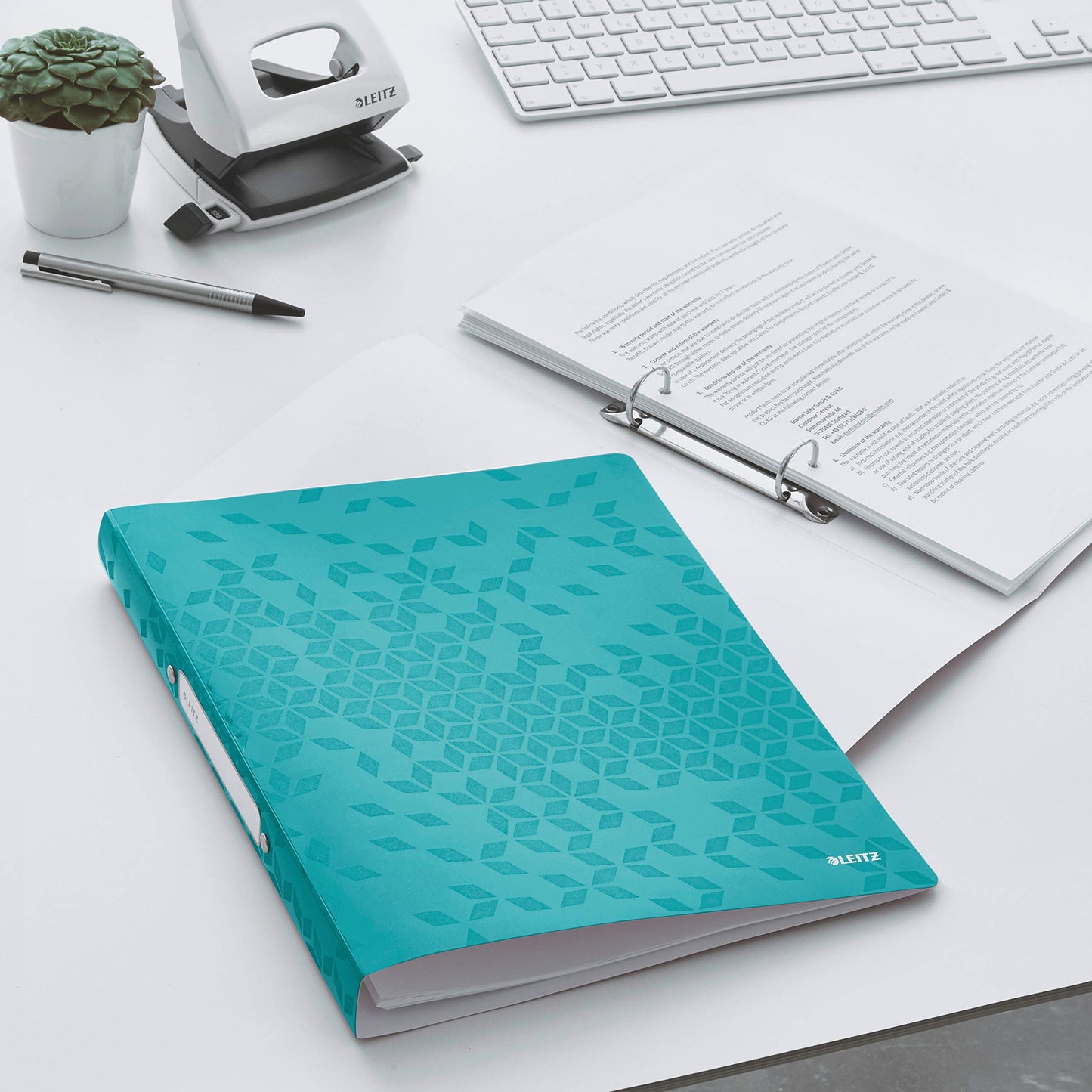 Leitz 4 Ring Binder, Holds up to 190 Sheets, Wow Range, 25 mm Spine, 42580051 - A4, Ice Blue