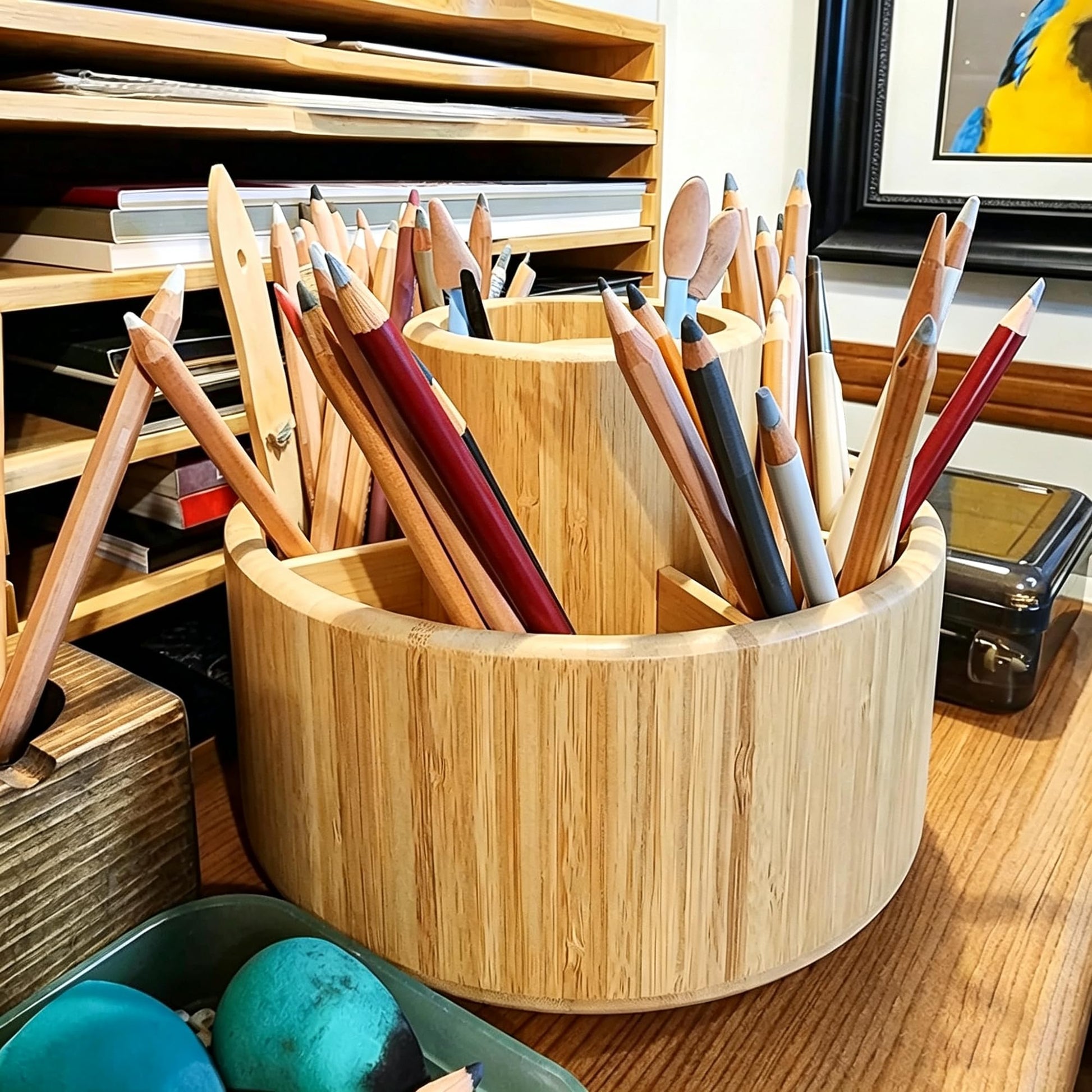 VaeFae 360 Rotating Bamboo Pen Holder for Desk, Art Supply Storage, Medium