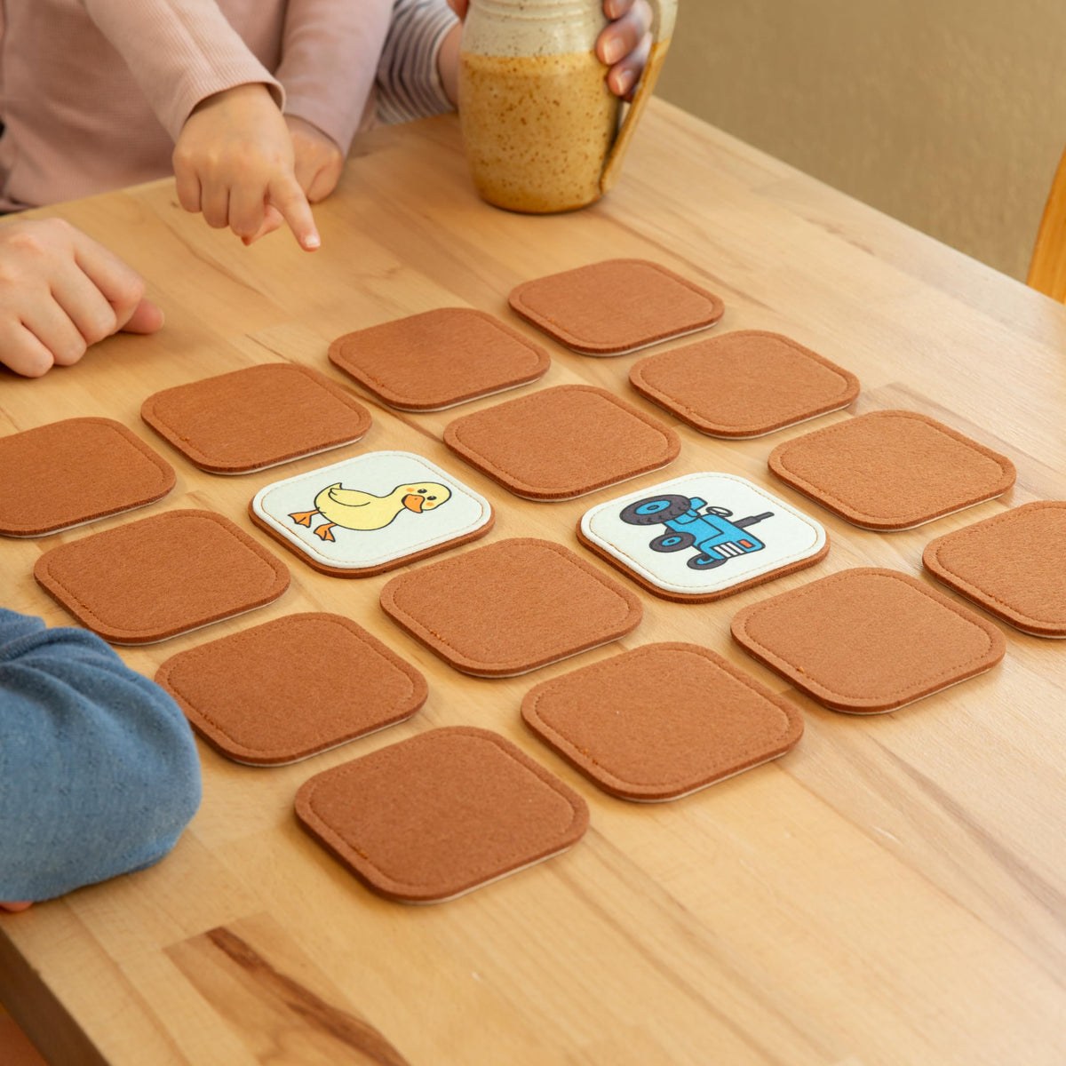 Peapod Play Felt Farm Matching Game for Toddlers – Farm Animal Memory Game & Flash Cards – Soft and