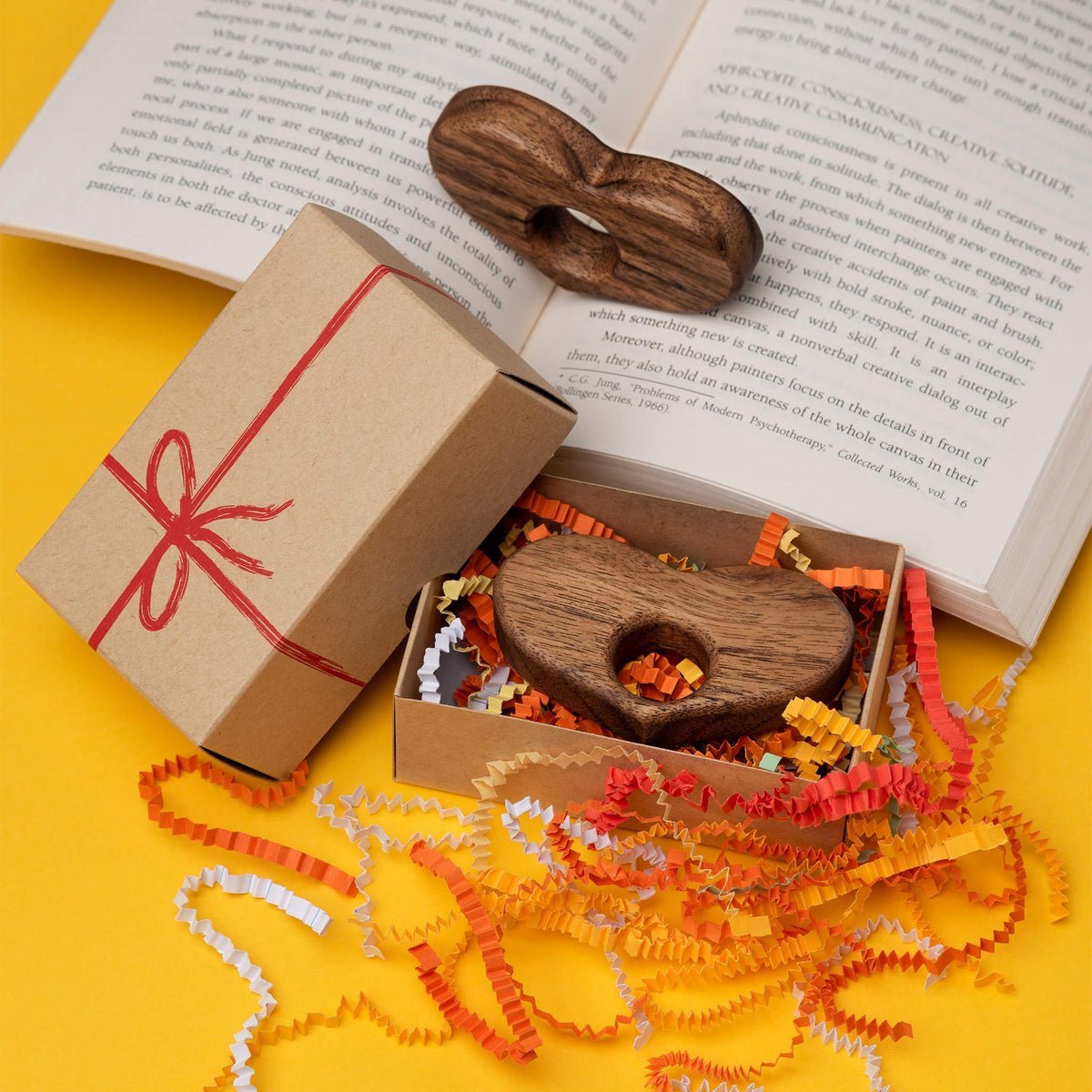 TILISMA Book Page Holder – Handmade Wooden Heart Reading Accessories – Gifts for Book Lovers (Large)