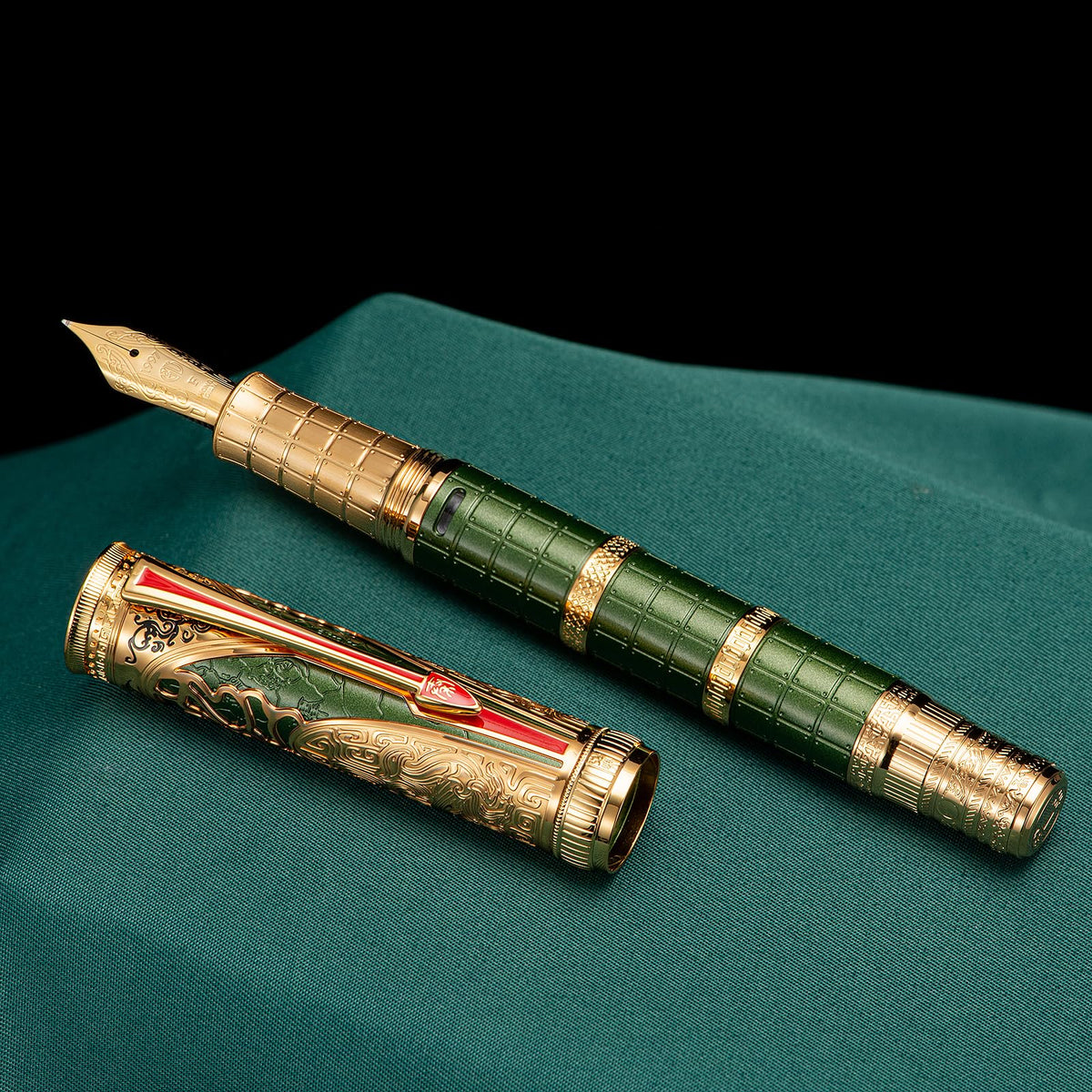 HONG DIAN D5 Qin Dynasty Fountain Pen Green Gold, Fine Nib Piston Filling Pen, Retro Chinese Totem