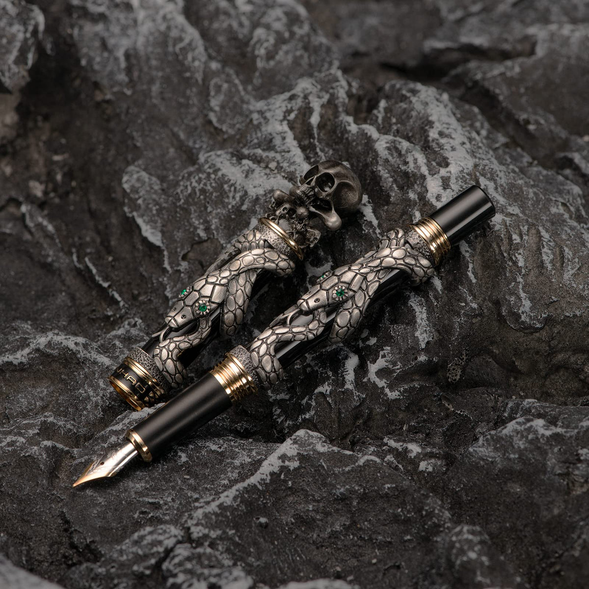 Jinhao Black Snake Fountain Pen Extra Fine Nib Retro Style with Skull Head Solid Metal and Paper