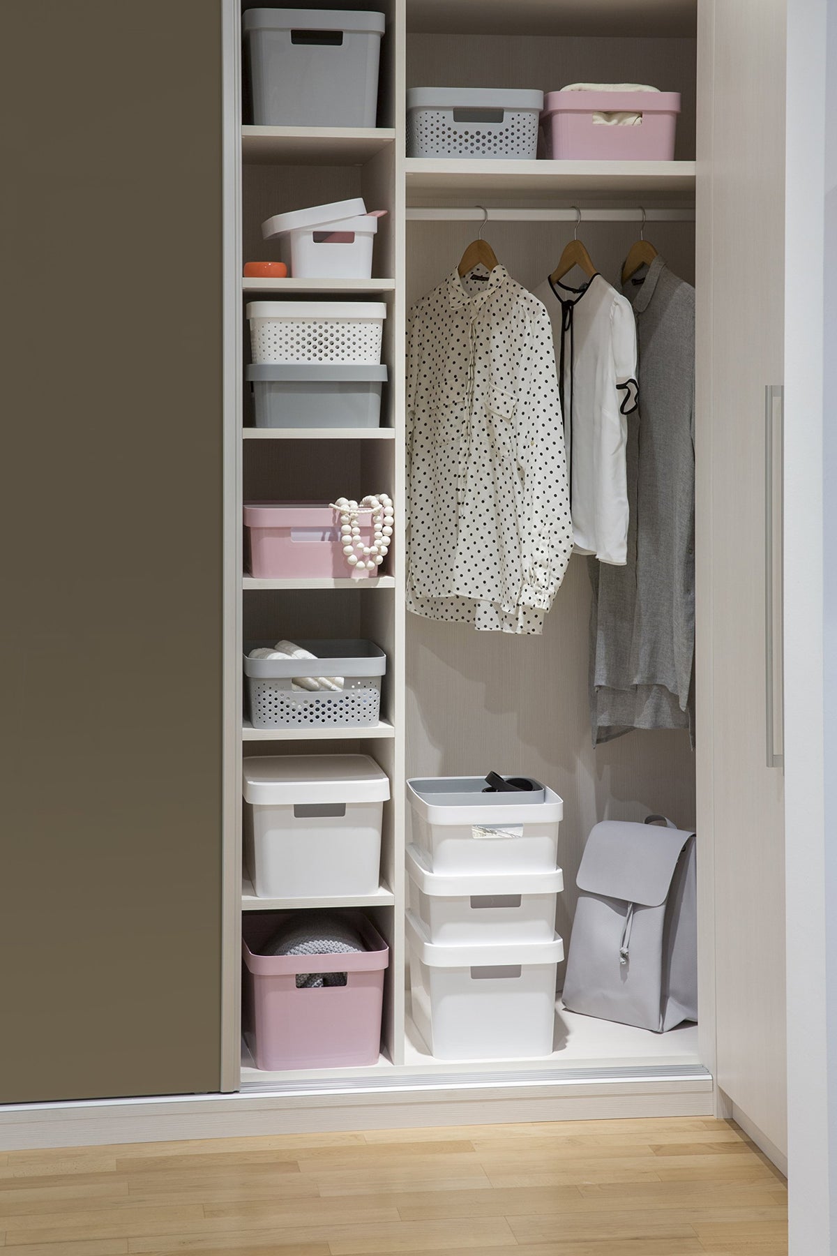 CURVER 04752-n23-00 Infinity White Plastic Storage Box with Lid 27 x 36.3 x 13.8 cm 11 litres