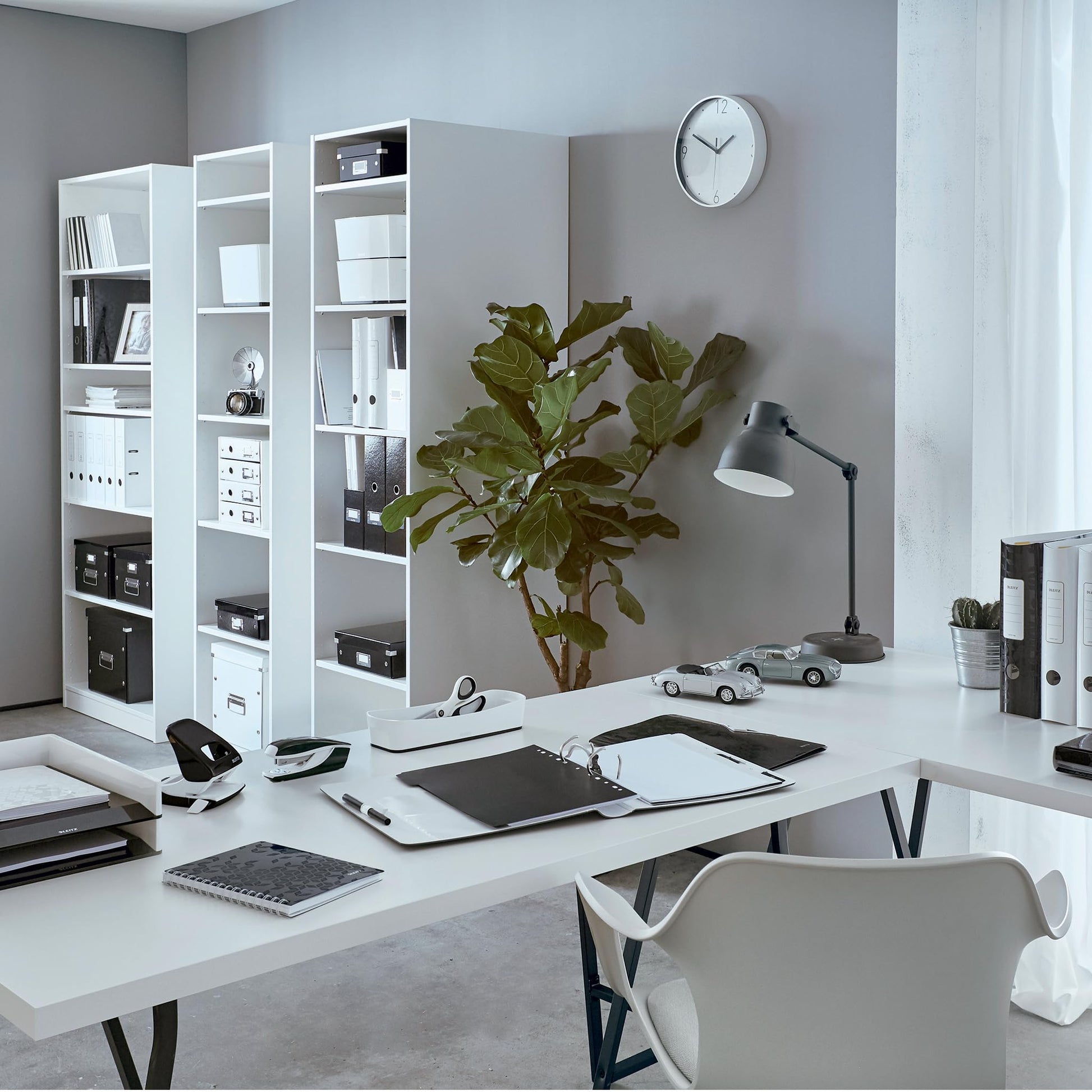 Leitz A4 Display Book, 40 Pockets, 80 Sheet Capacity, Transparent Pockets, Black, Wow Range