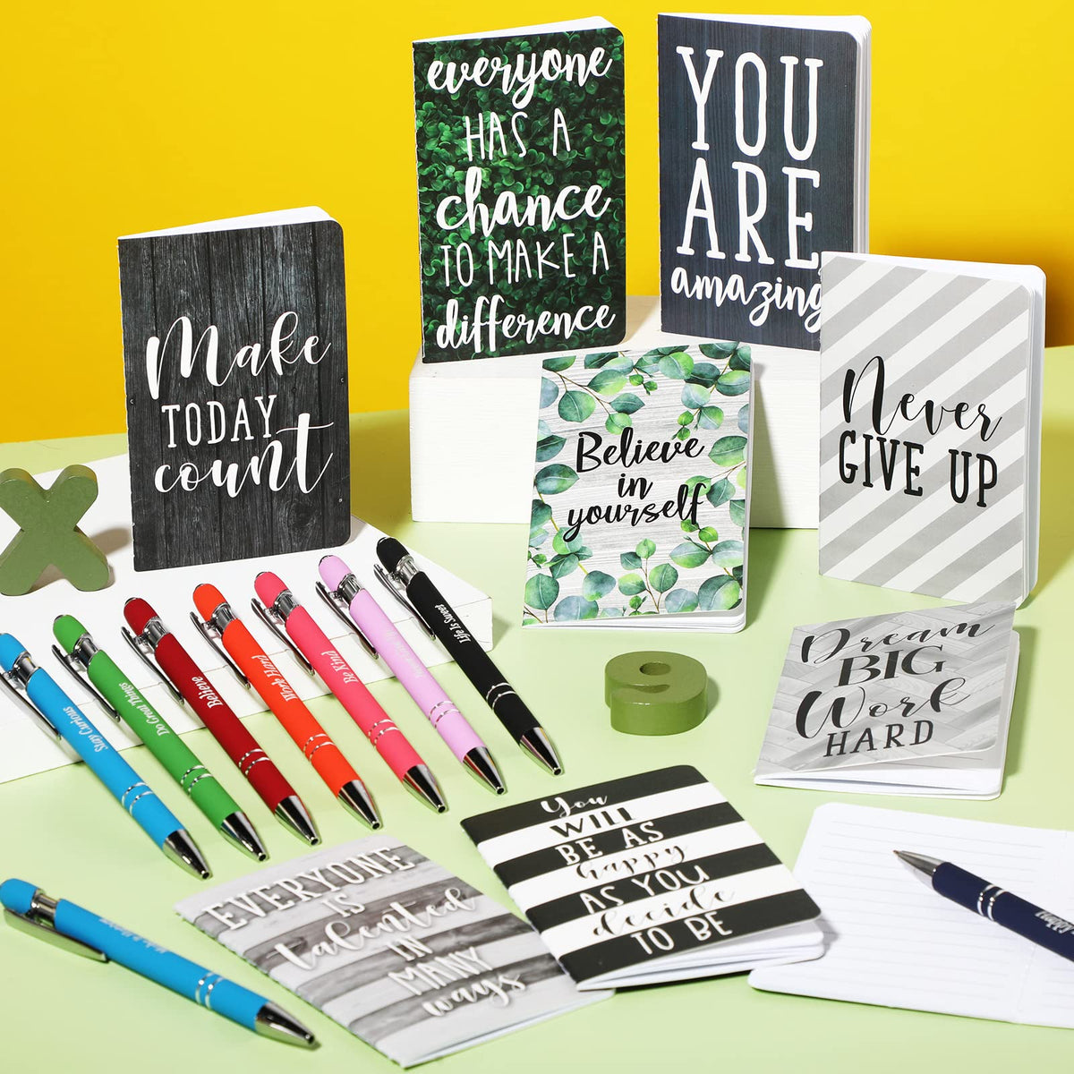 Funrous 32 Pcs Mini Notebooks with Pens Adults Party Favors, Classic