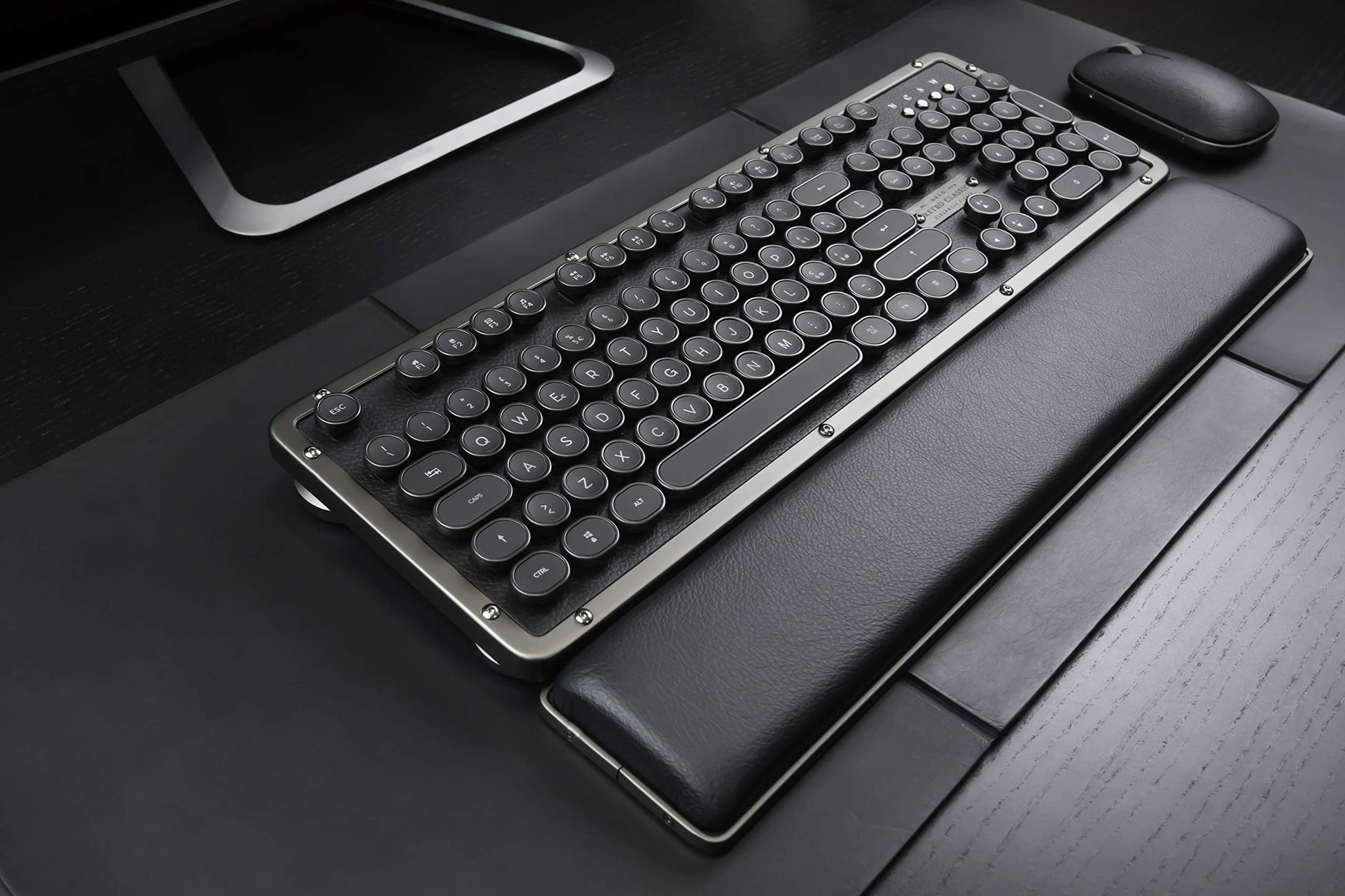 AZIO Retro Classic Palm Rest, Gunmetal