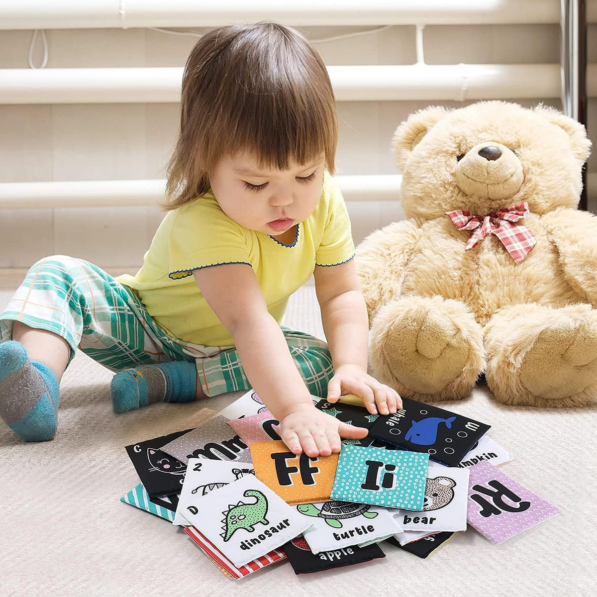 The Peanutshell Baby Soft Alphabet Flash Cards - Cloth ABC Book for Babies & Toddlers, 26 Fabric