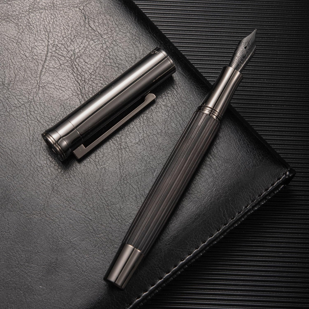 HONG DIAN 1866 Fountain Pen Medium Soft Nib Chinese Knot Carving, Retro Ebony Wood Design Pen