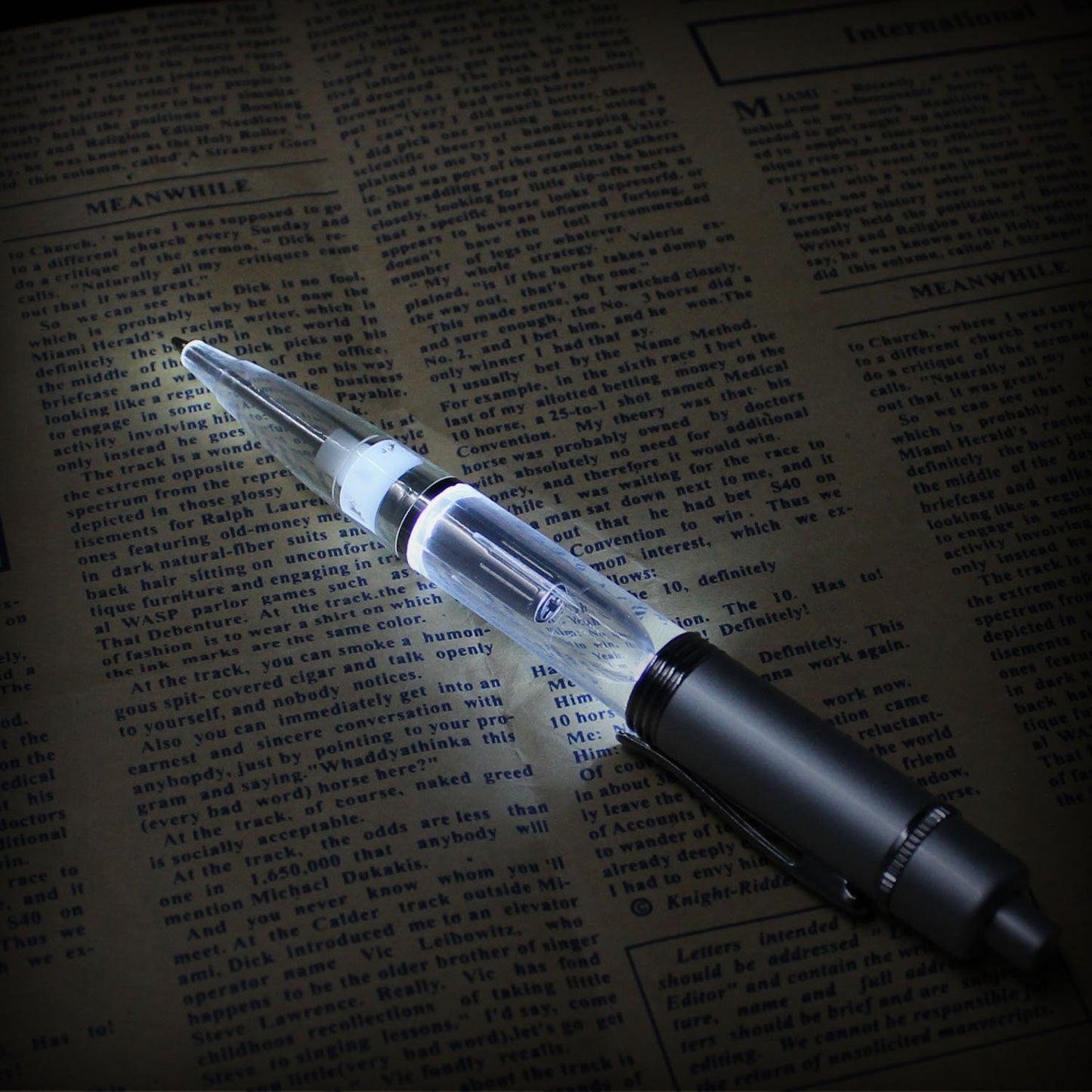 Glovion Led Light Pen,Penlight for Nighttime Writing - White - Pack of 4 Pens