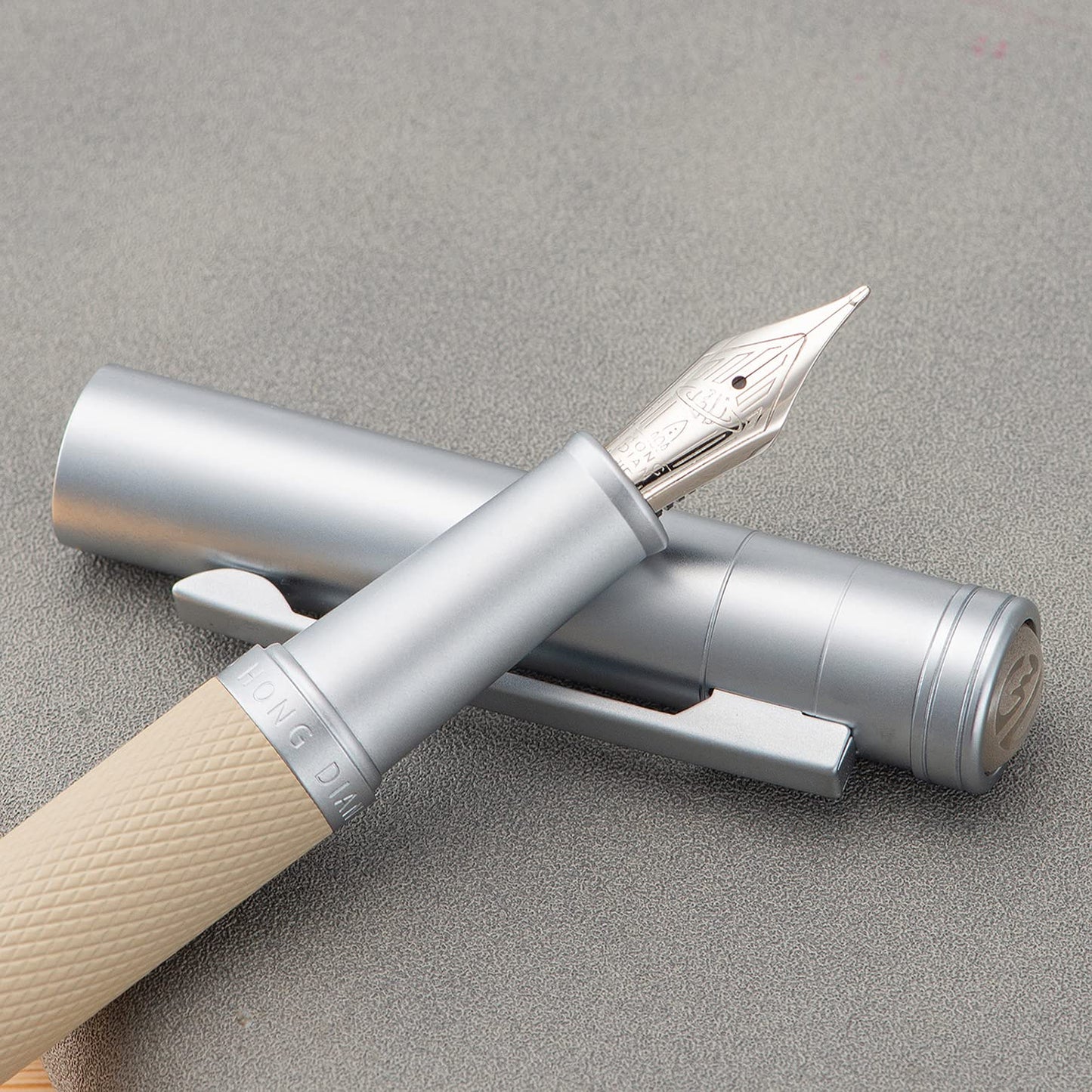 Hongdian White Forest Fountain Pen Blade Nib Classic Design Calligraphy Pen with Converter and