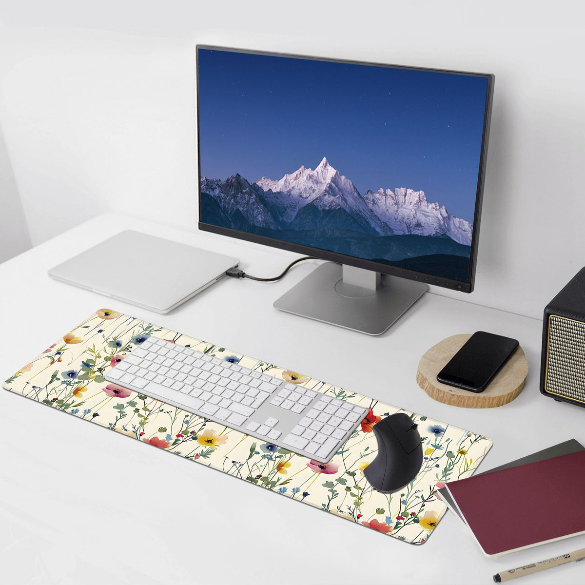 Wild Flowers Large Mouse Pad,Gaming Keyboard Desk Pad,Extended Mouse Mat Non-Slip Rubber Base with
