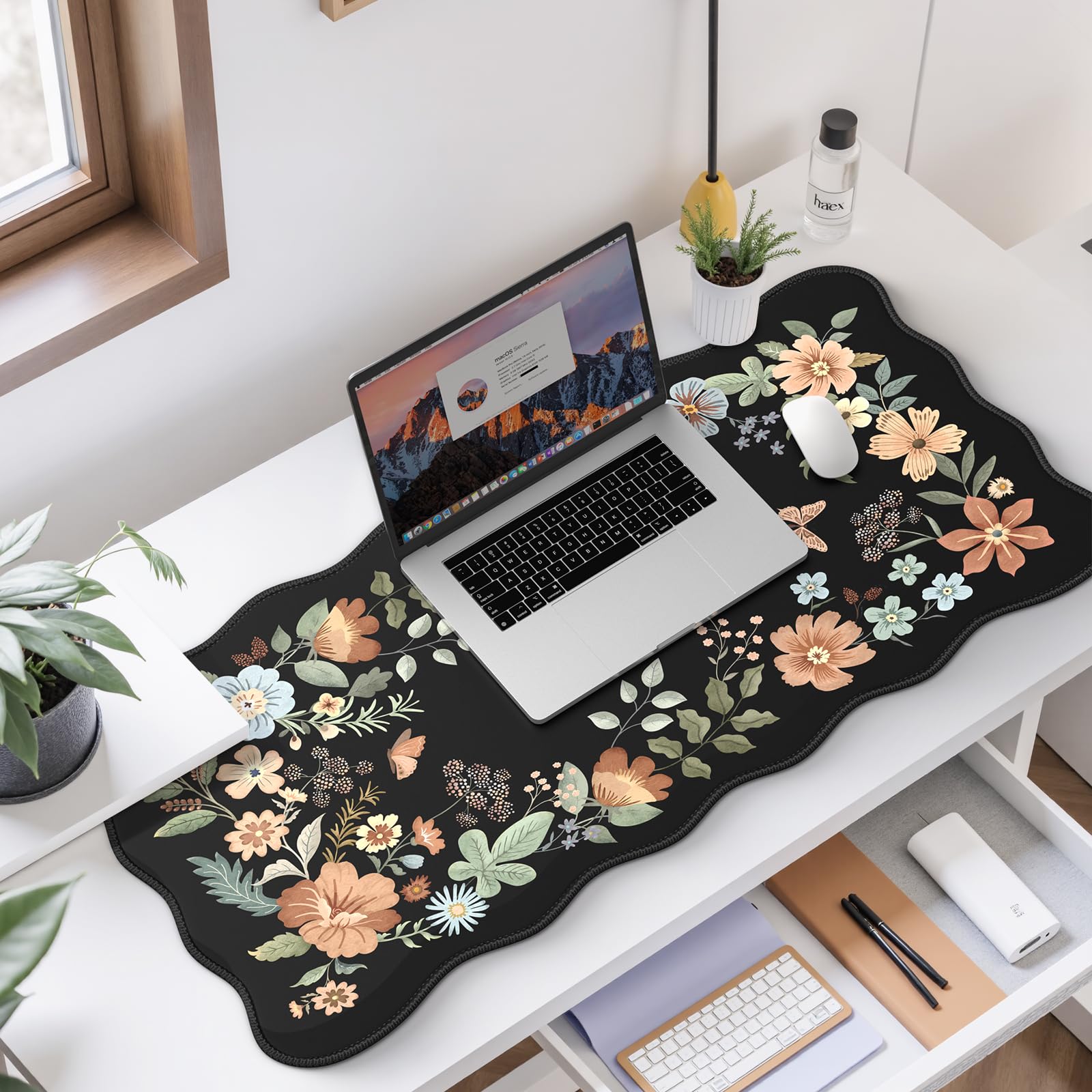 HAOCOO Scalloped Desk Mat for Keyboard, Floral Mouse Pad(Black)