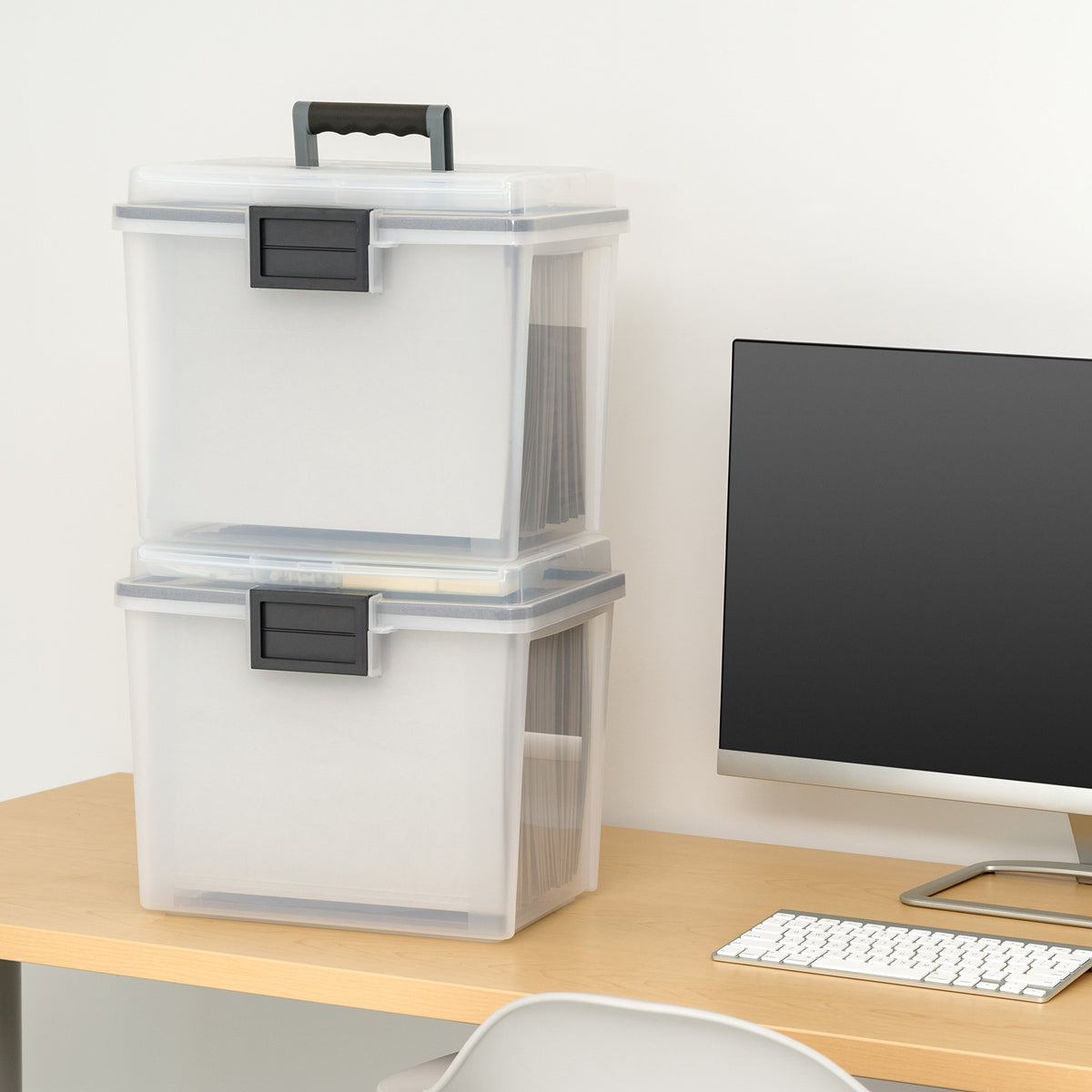 IRIS USA 19 Quart WEATHERPRO Plastic Office Storage Portable Letter Size File Box with