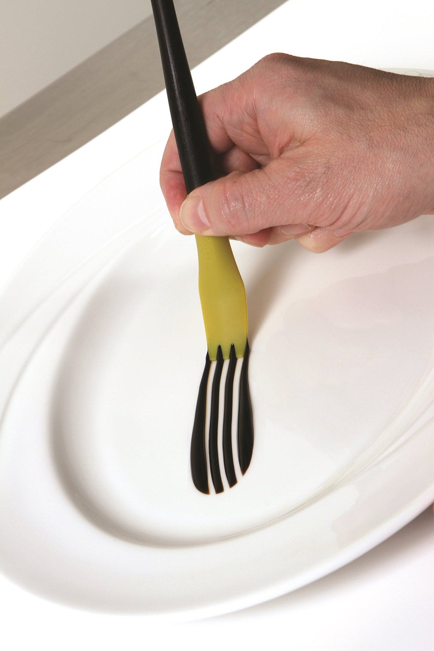 Mercer Culinary Silicone Plating Brush Set- 5 Brushes and a Carrying Case