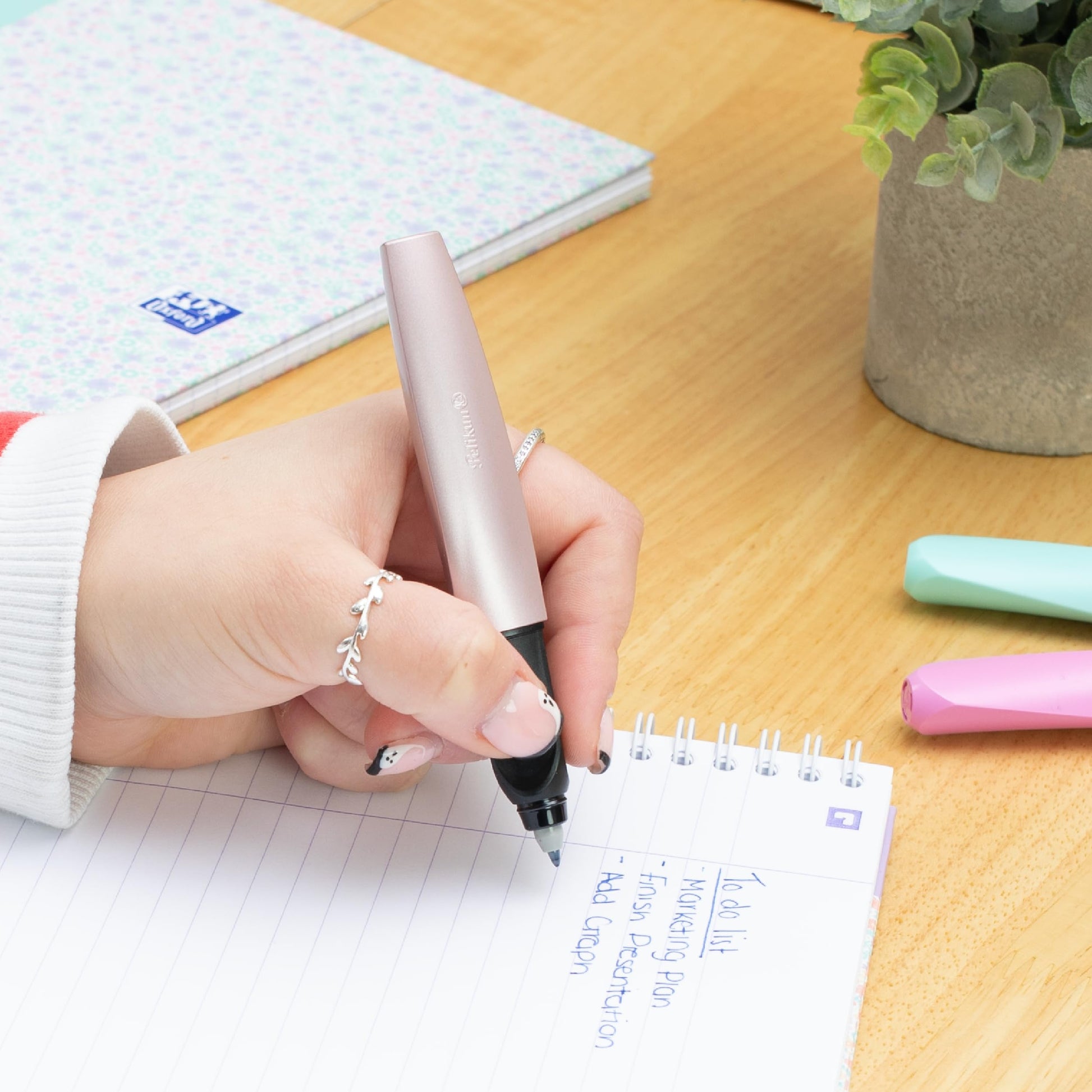 Pelikan Twist R457 Girly Rose Rollerball Pen + 2 KM/B