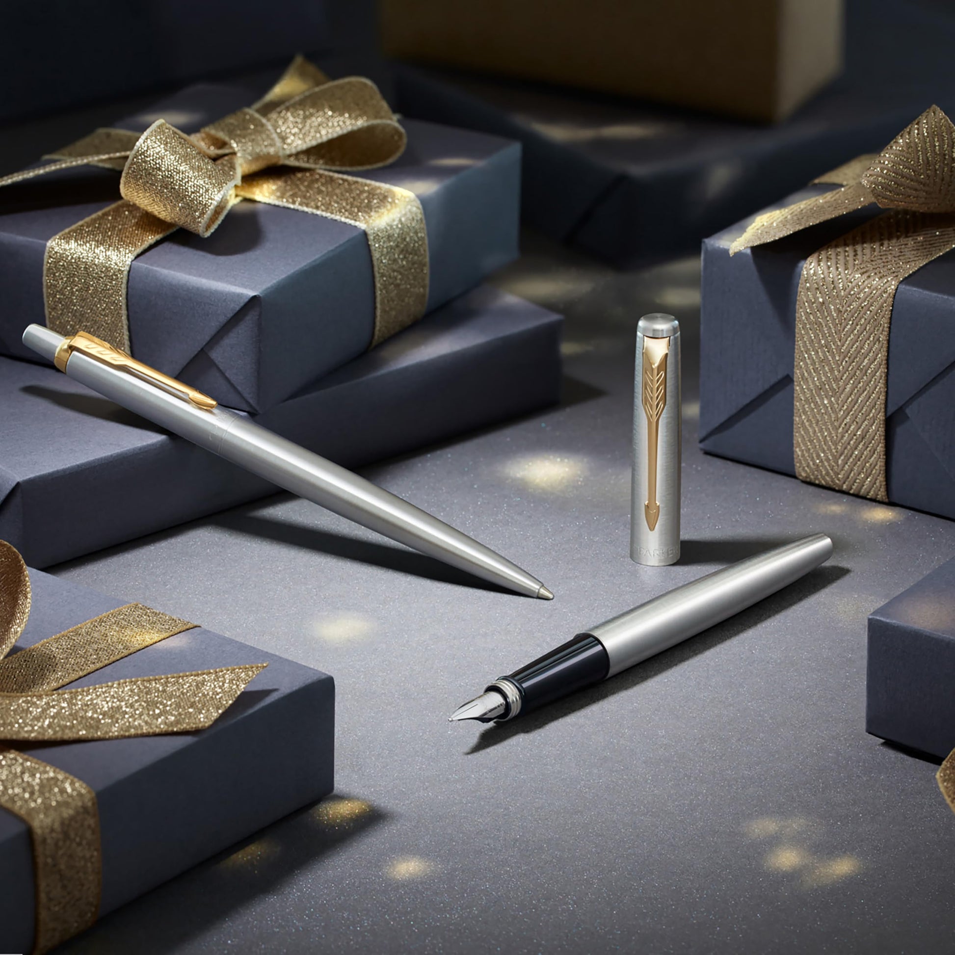 Parker Jotter Duo Gift Set with Ballpoint Pen & Fountain Pen, Stainless Steel with Gold Trim, Blue