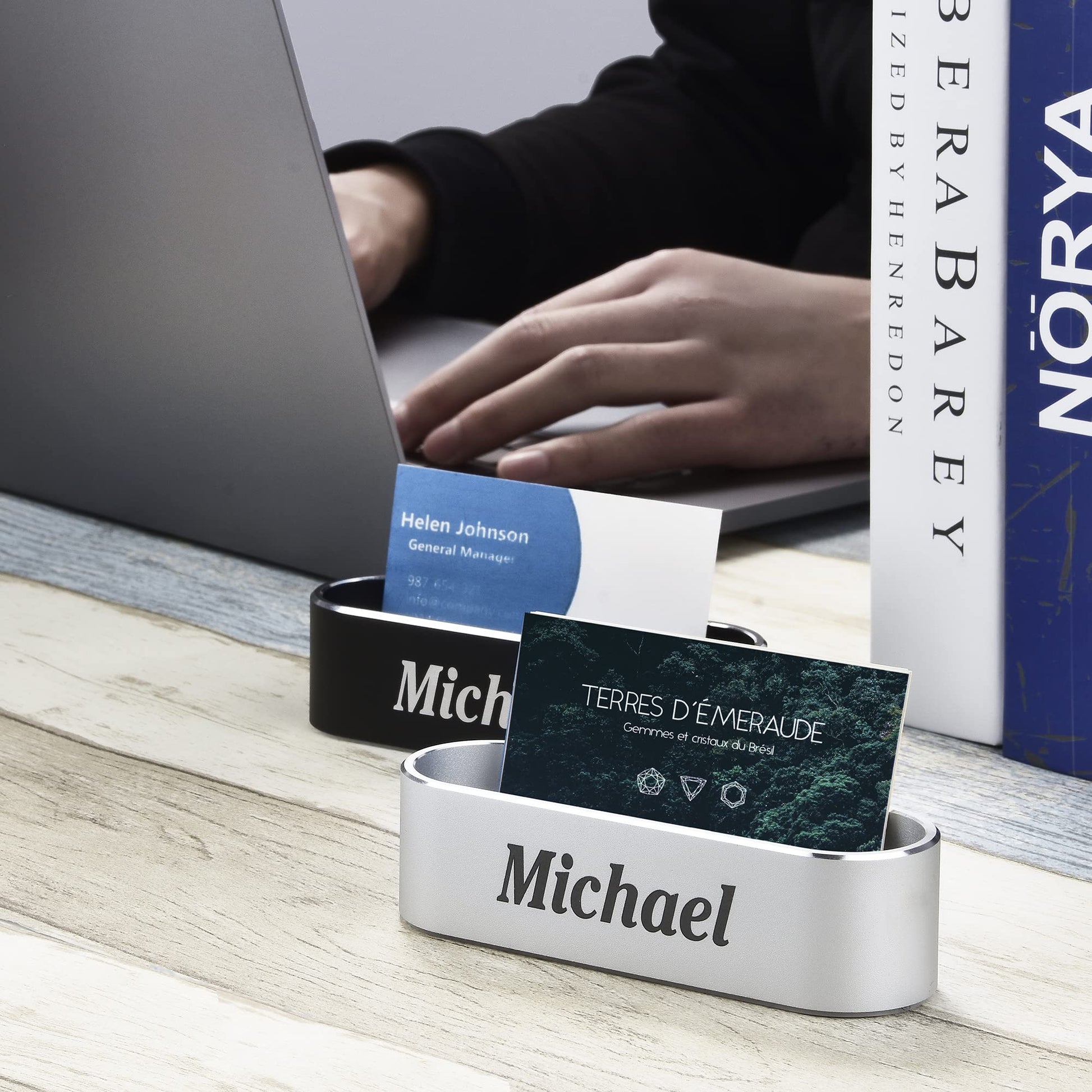 nyareka Personalized Metal Business Card Holder for Desk