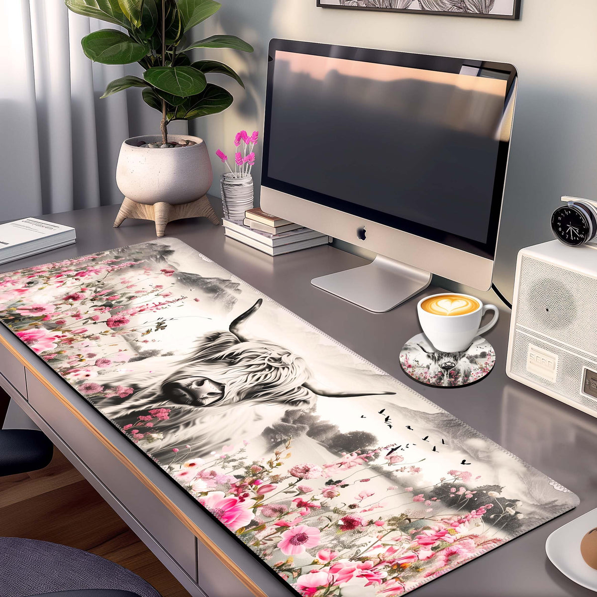 Highland Cow Mouse Pad, Extended Large Desk Pad with Stitched Edges 31.5 x 11.8 Mousepad Desk Mat